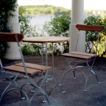Mesa de tres patas Bryggeri - Roble aceitado - estructura galvanizada en caliente - Grythyttan Stålmöbler