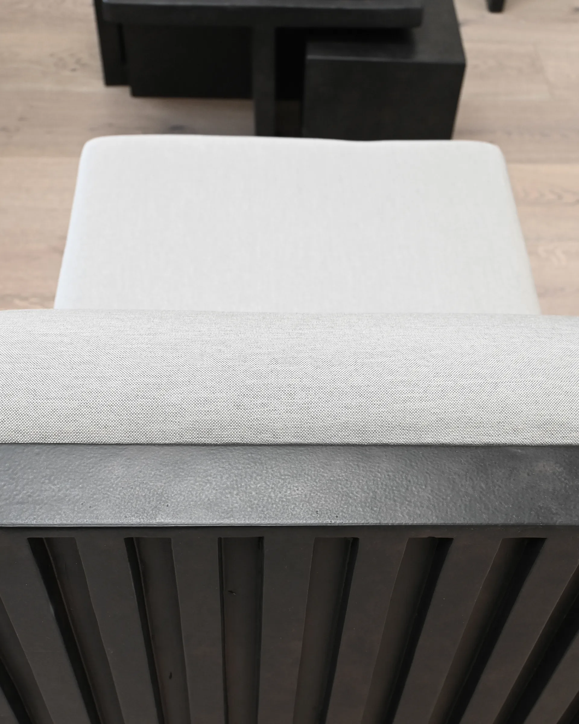 Butaca Lounge Tribu Lounge Chair, Coffee 101 Copenhagen