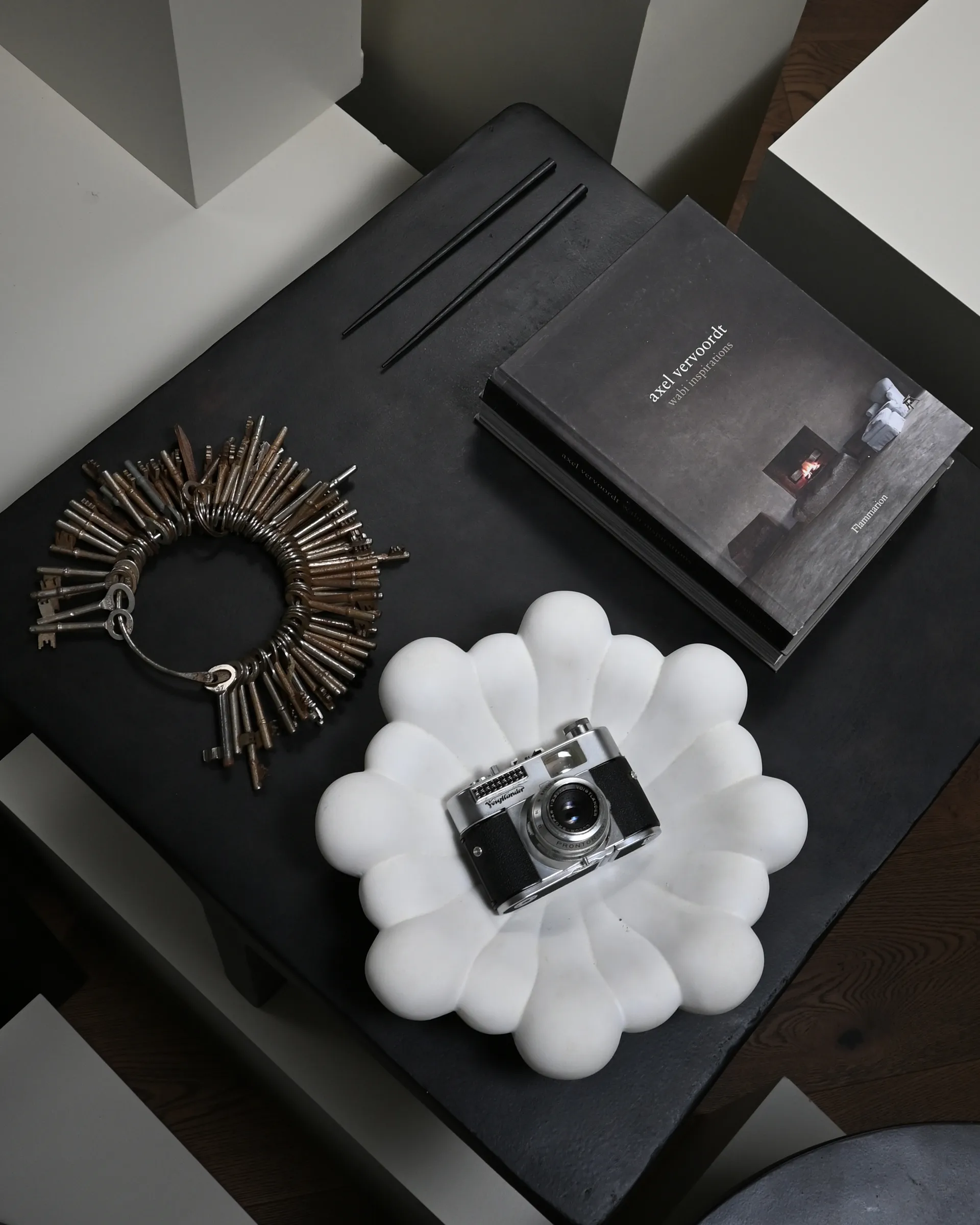 Cuenco medio Bloom Tray Ø28,5 cm, Bone white 101 Copenhagen