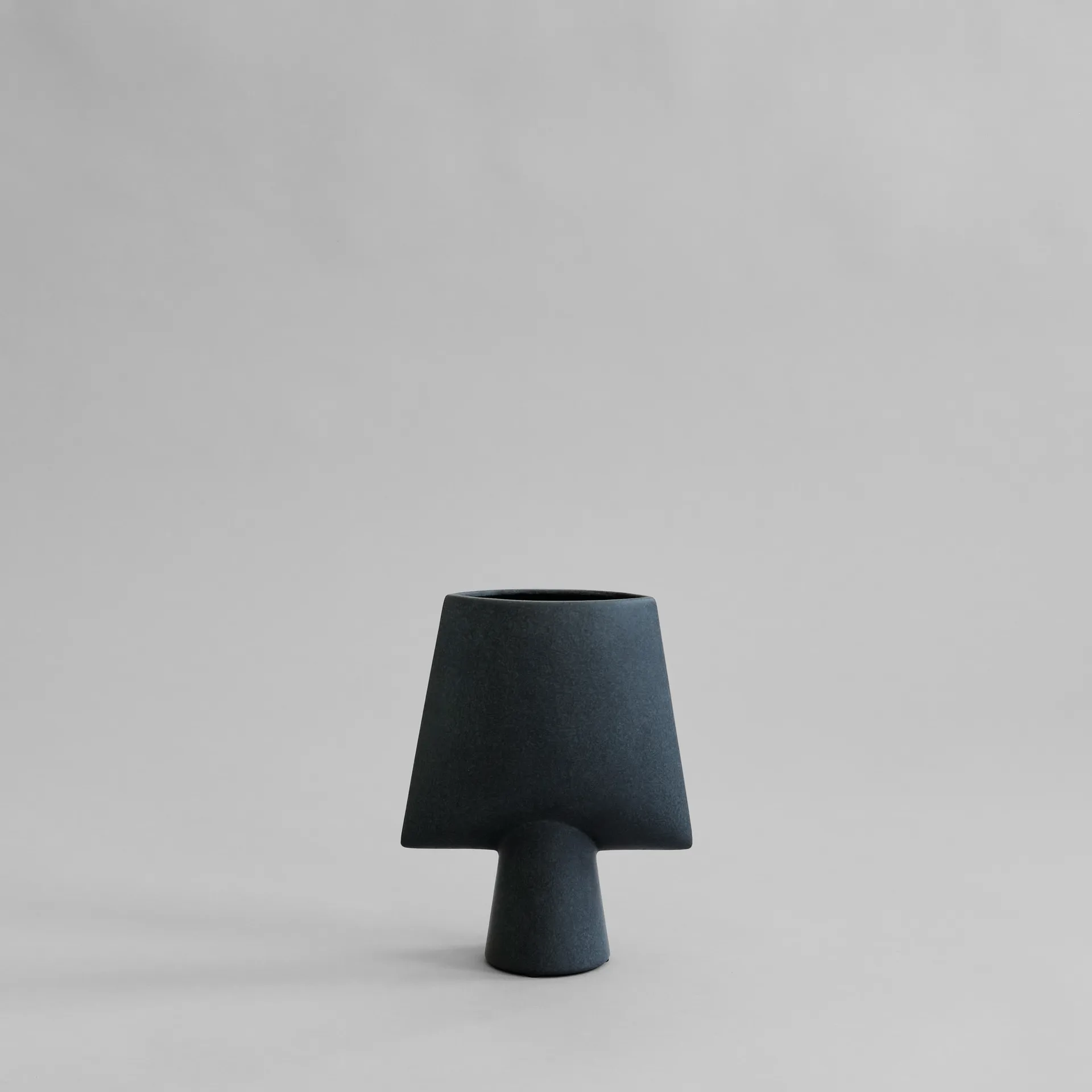 Jarrón cuadrado mini Sphere, Negro 101 Copenhagen