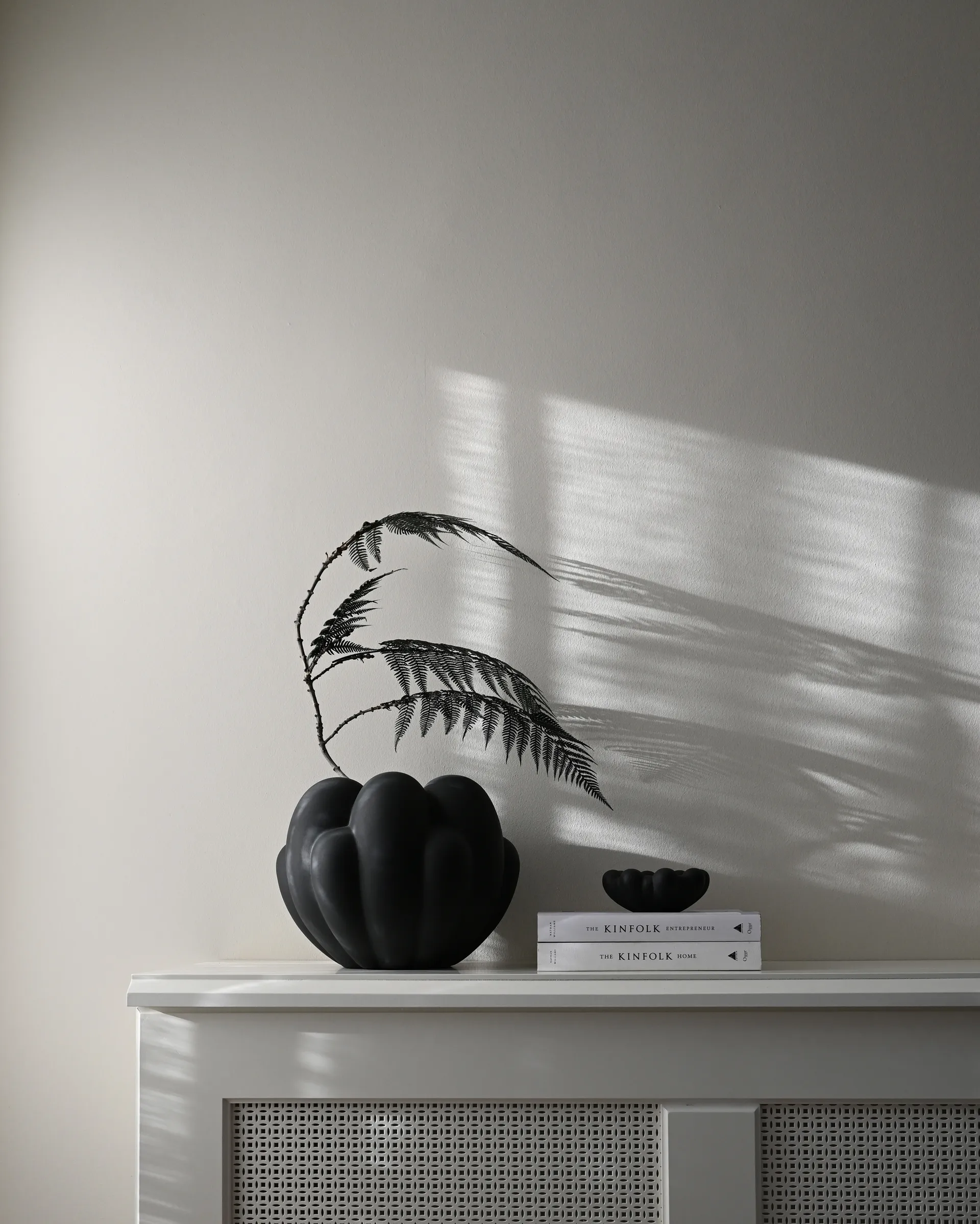 Jarrón petit Bloom 22,5x24 cm, Black 101 Copenhagen