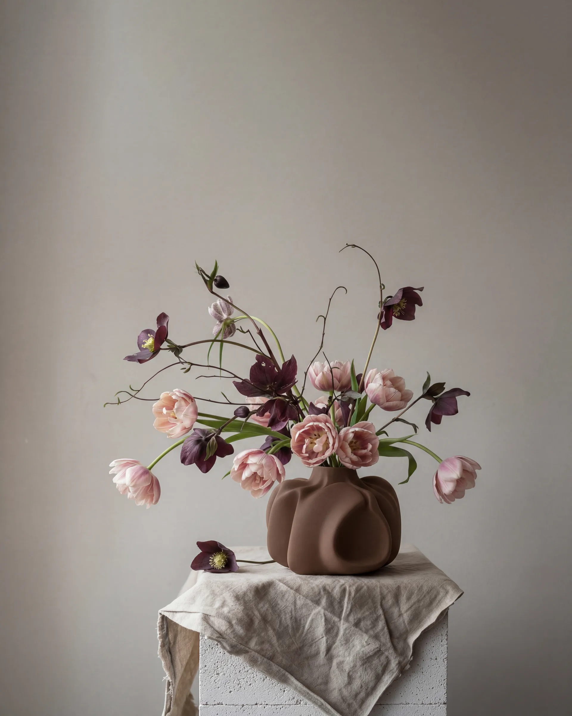 Jarrón Wabi Medio 28 cm, Almond 101 Copenhagen