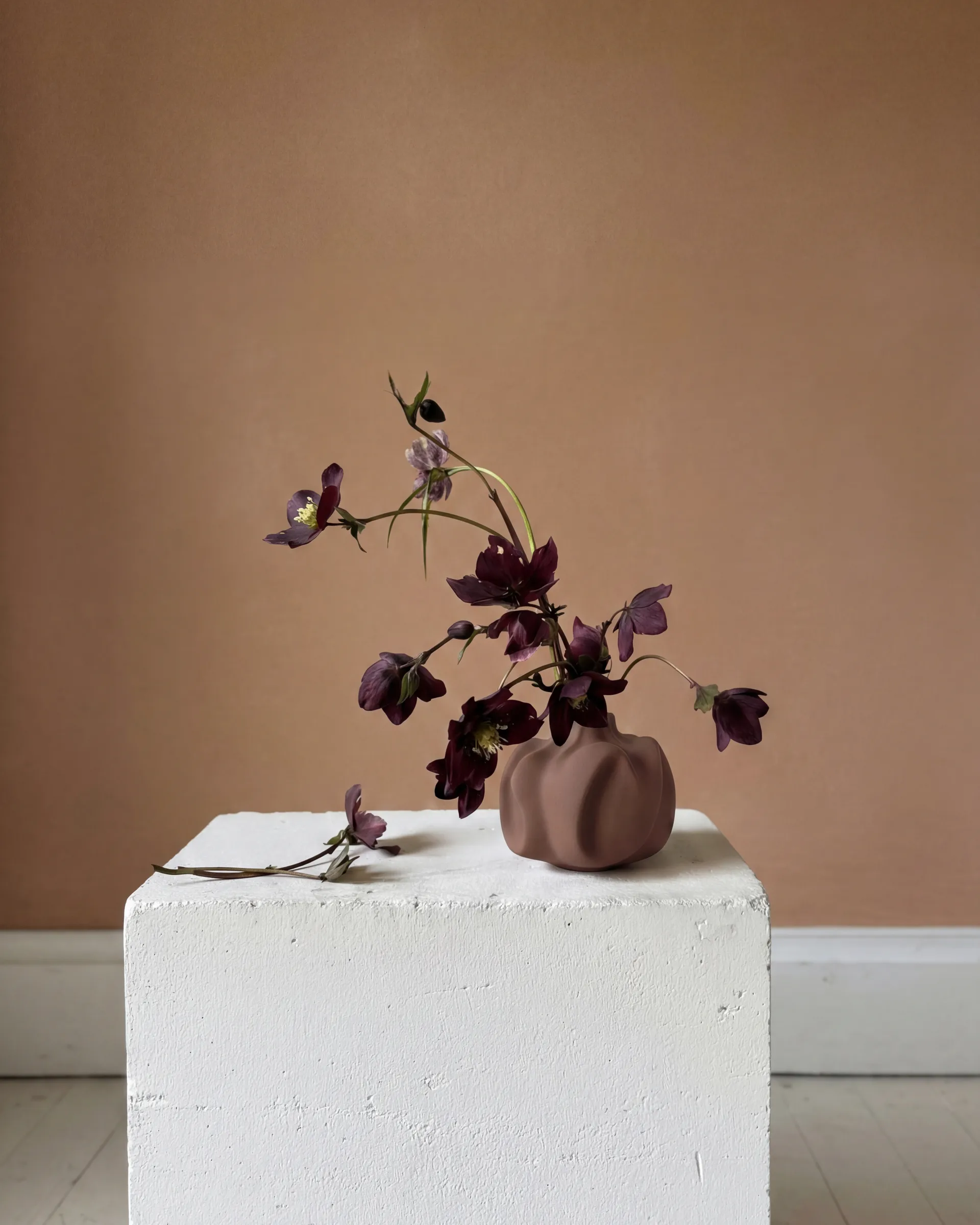 Jarrón Wabi Mini 15 cm, Almond 101 Copenhagen