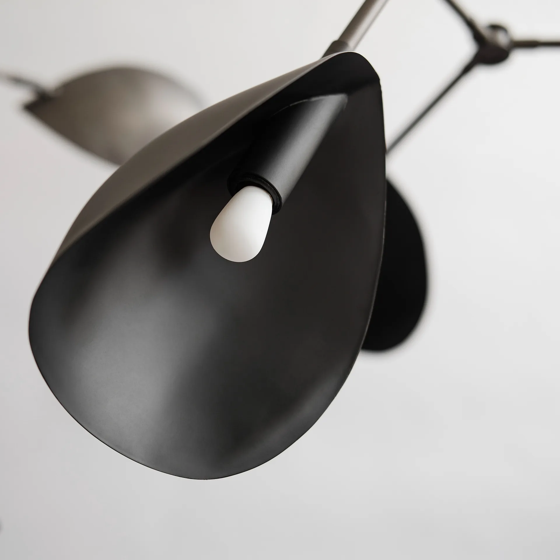 Lámpara de araña Stingray Chandelier, Bronze 101 Copenhagen