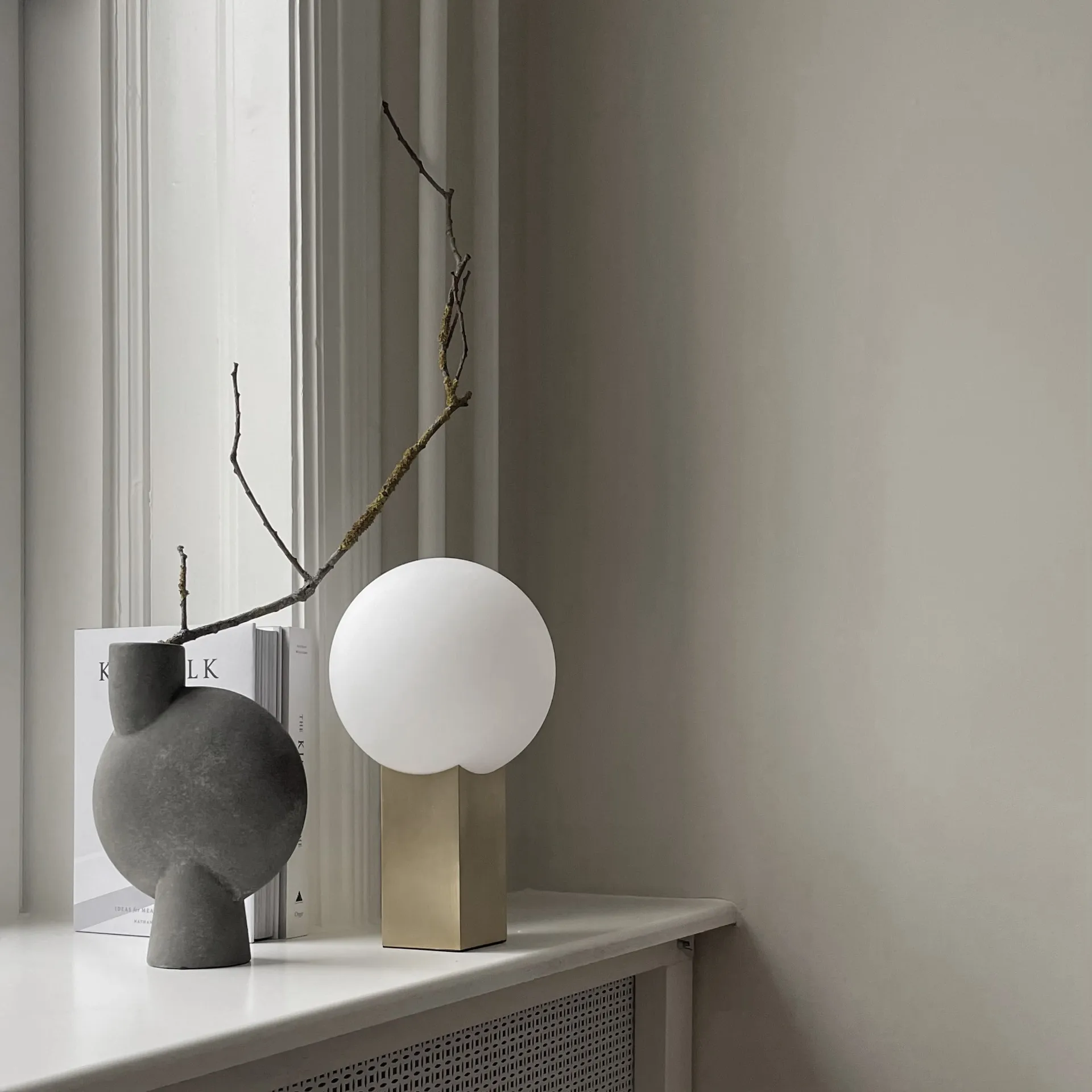 Lámpara de mesa Hoop 34 cm, Latón 101 Copenhagen
