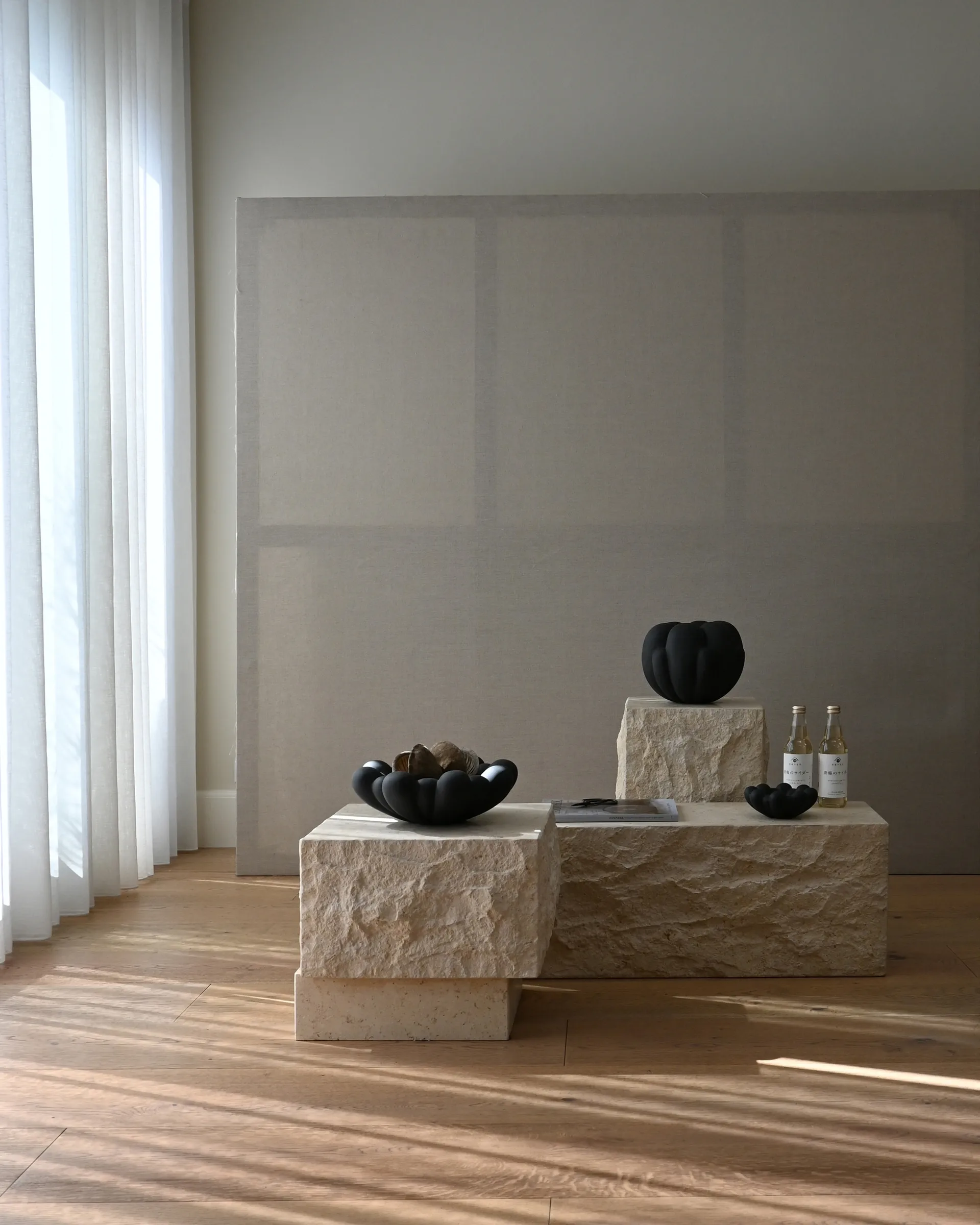 Mesa auxiliar Temple low 42x40 cm, Chrome-limestone 101 Copenhagen