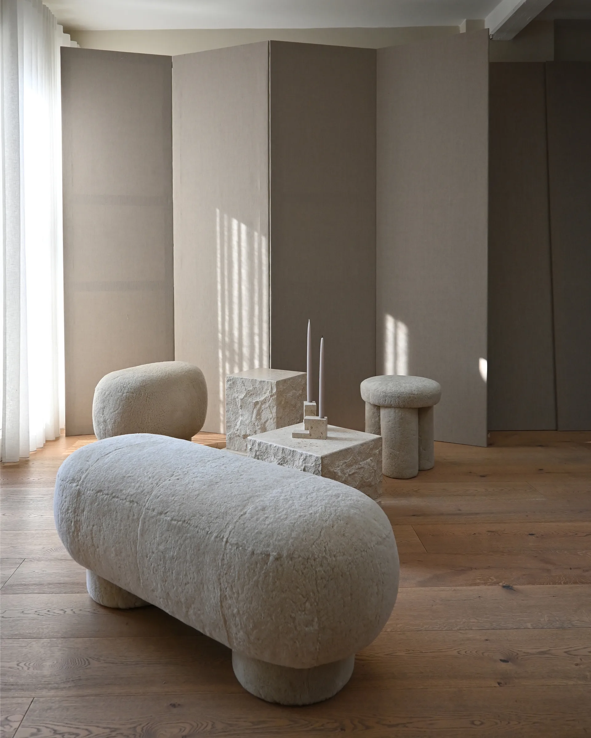 Mesa auxiliar Temple low 42x40 cm, Chrome-limestone 101 Copenhagen