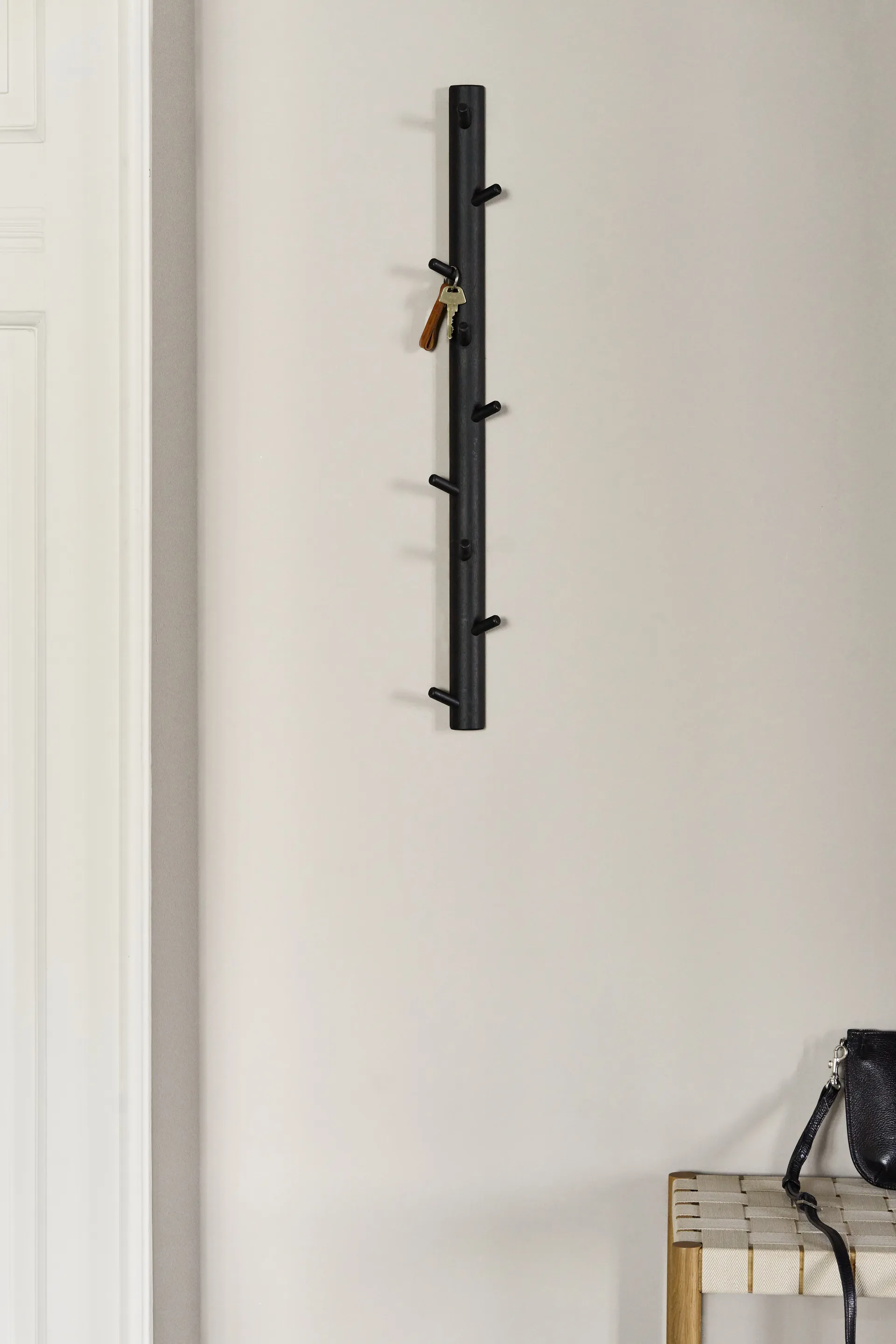 Colgador vertical Allsarp con 9 ganchos, Abedul pintado en negro 1898