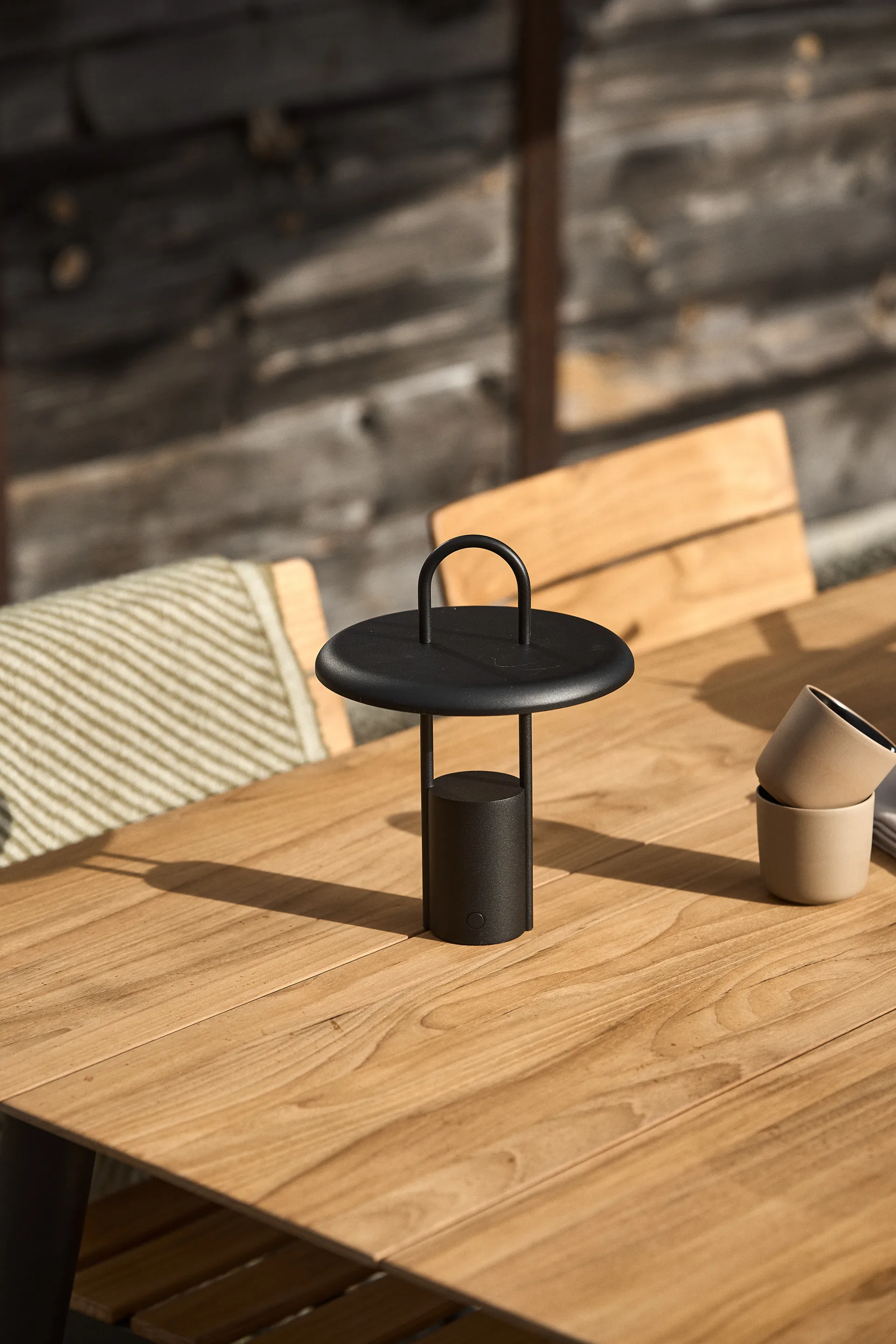 Mesa Björnö, 160x90x76 1898