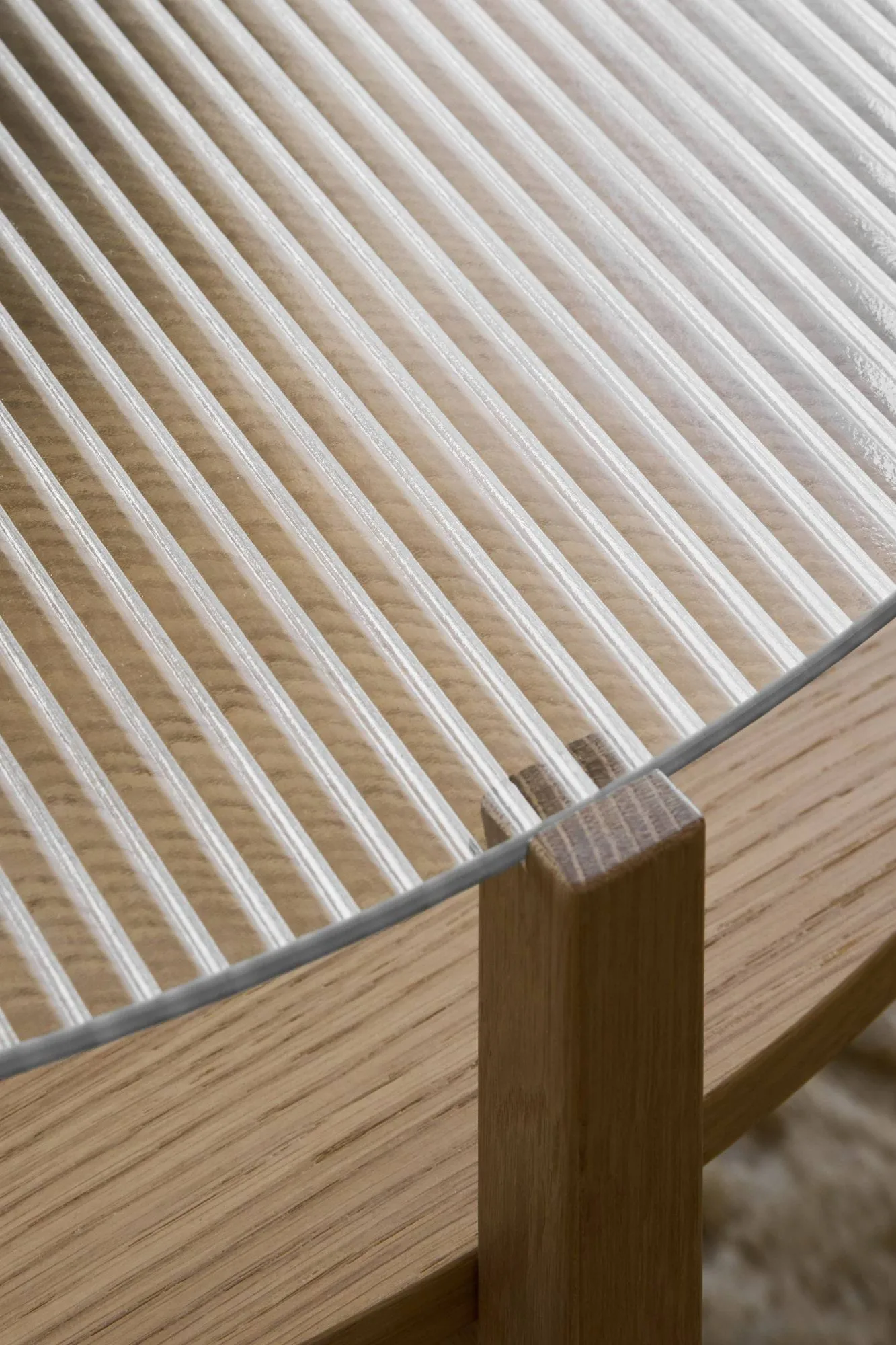 Mesa de centro Lid , Roble pigmentado blanco-vidrio, Ø90 cm 1898