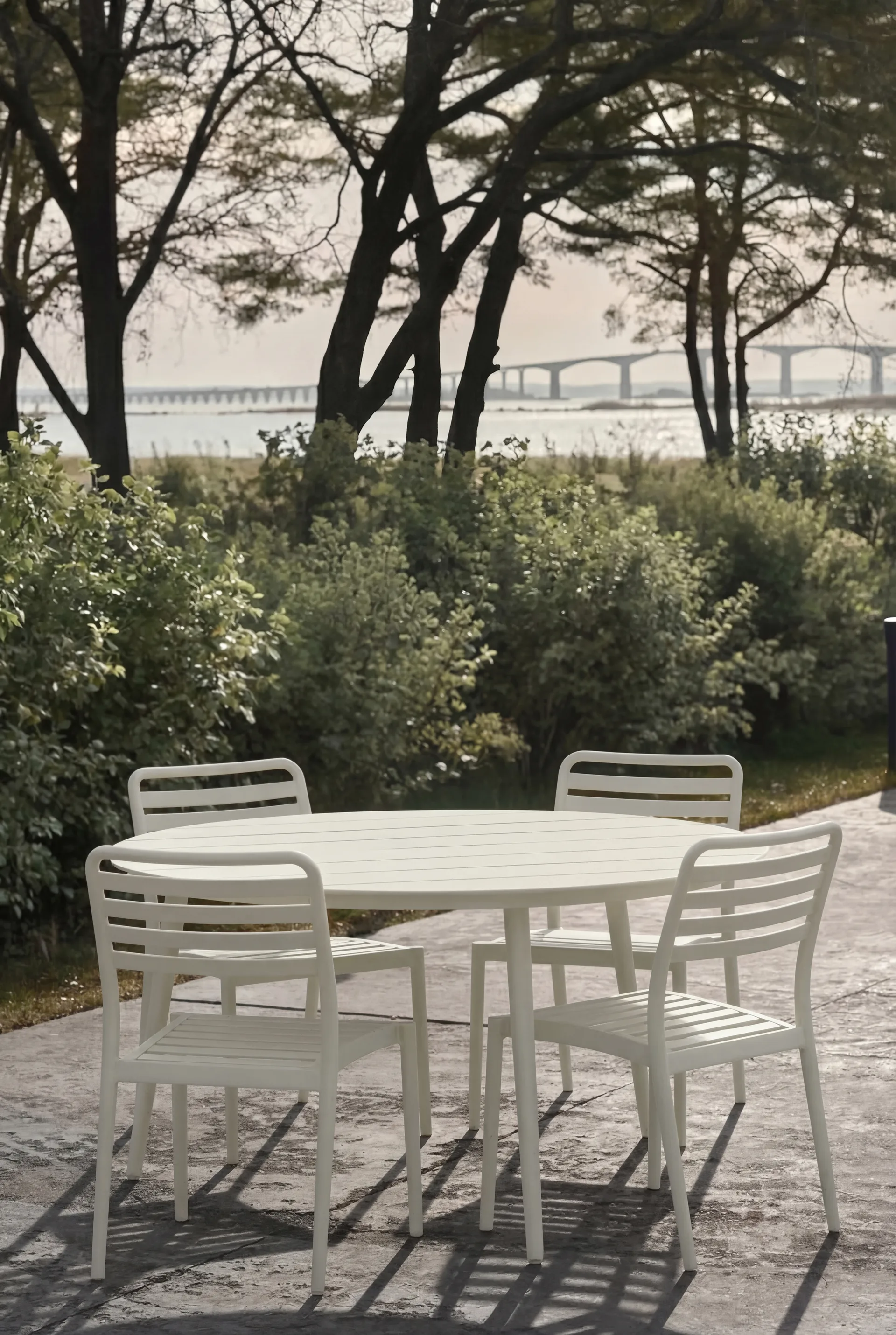 Mesa Marsala Ø140 cm + 4 sillas Messina, Off white,  1898