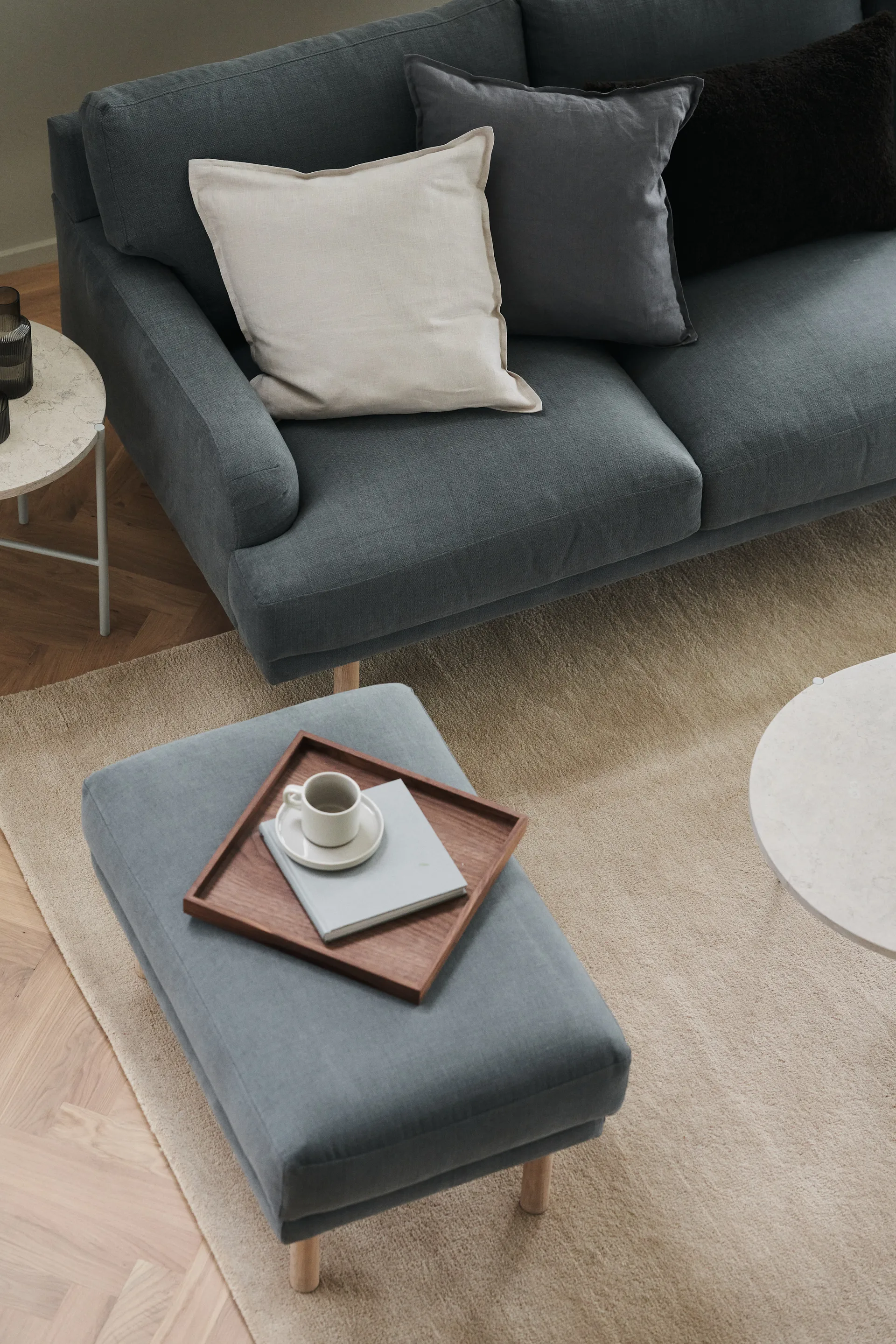 Reposapiés Lidnäs, Caleido gris oscuro 1898