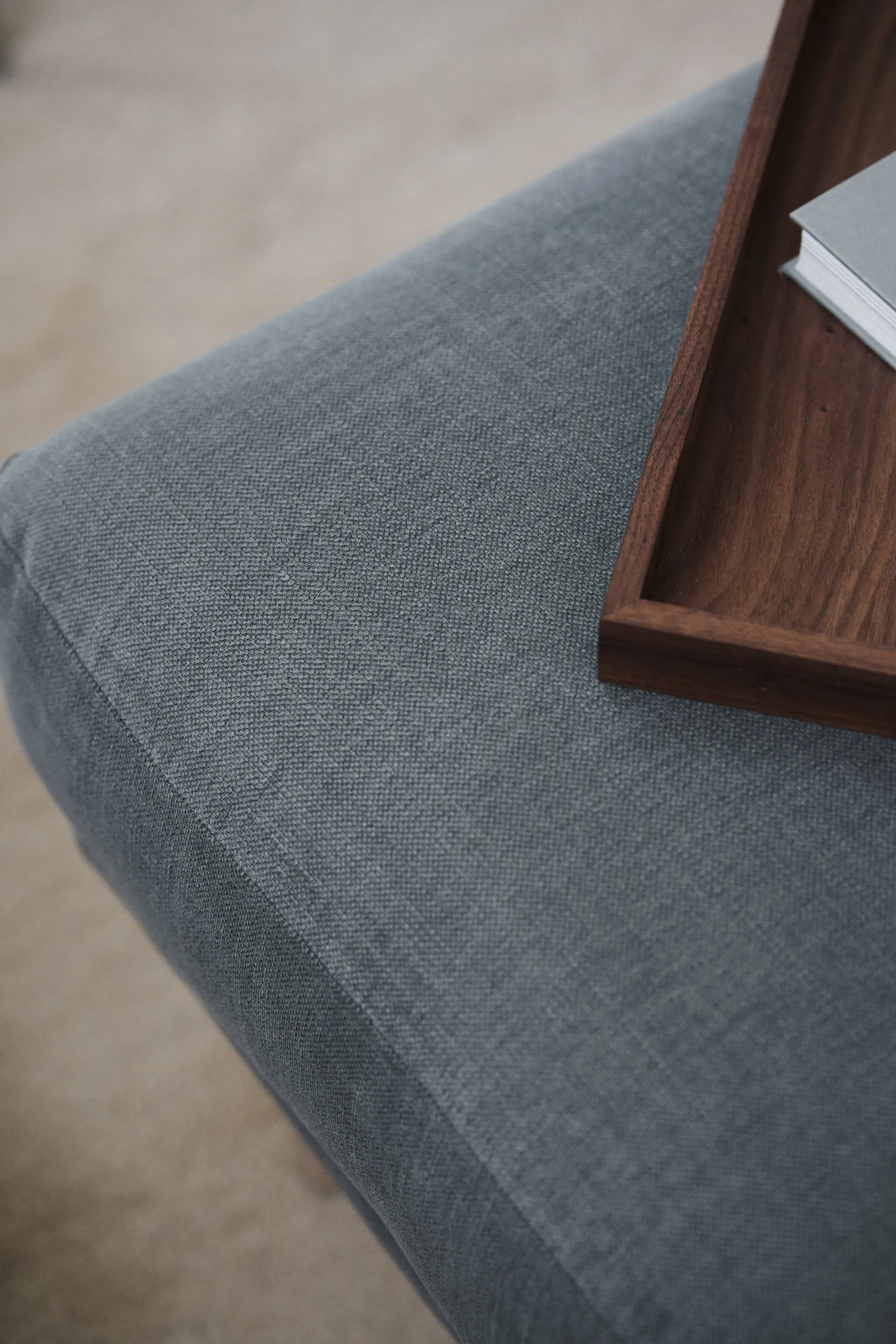 Reposapiés Lidnäs, Caleido gris oscuro 1898