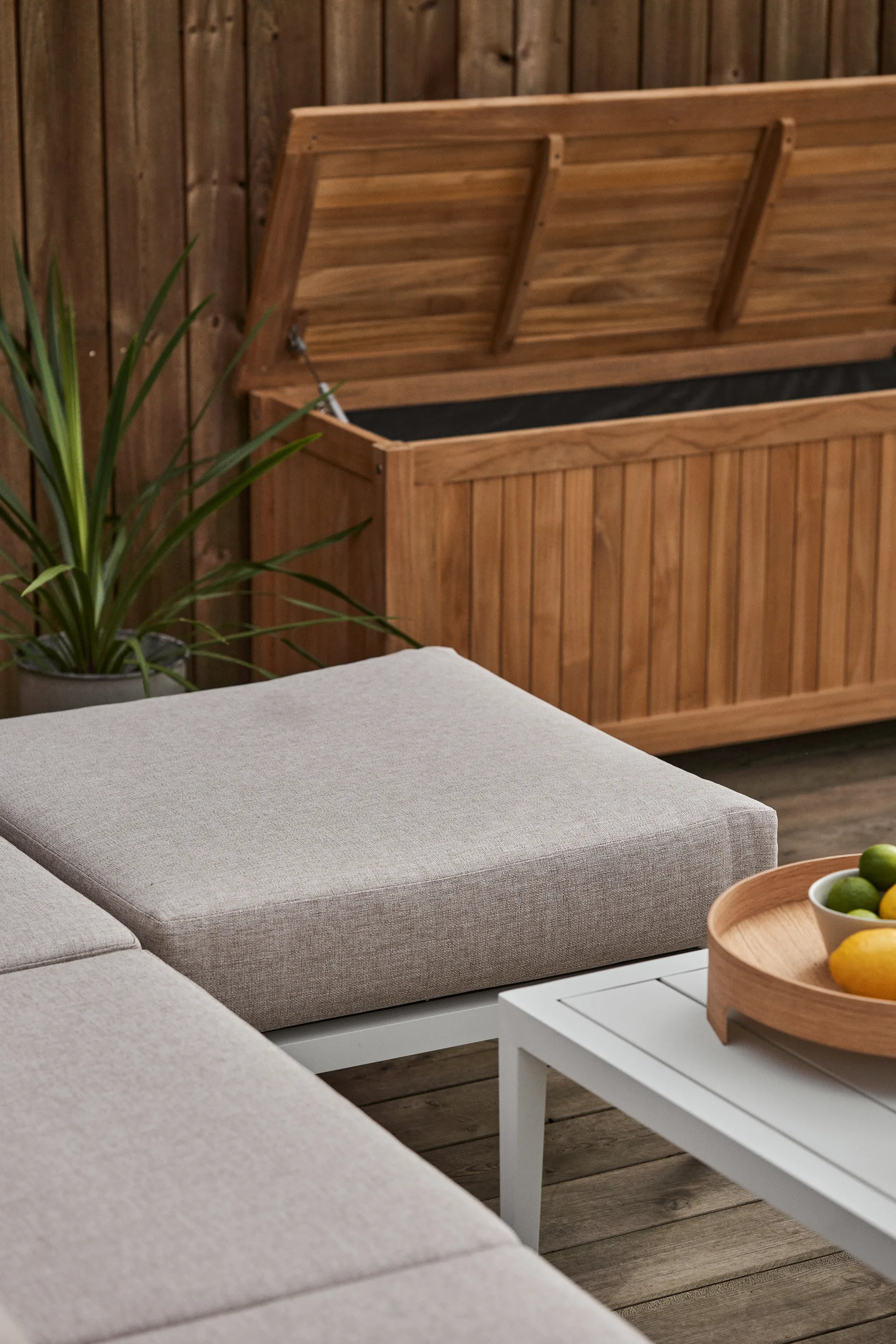 Reposapiés Santander, Blanco-beige 1898