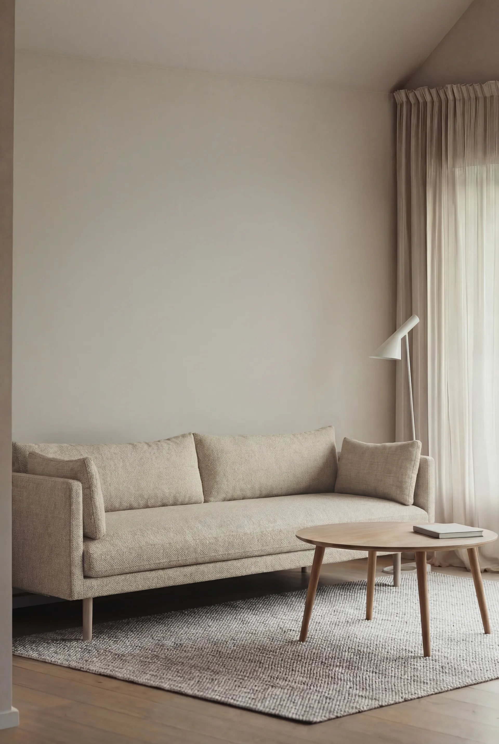 Sofá Linnevik, Bern Beige 0341-roble blanco aceitado, 4 plazas, sin faldón 1898