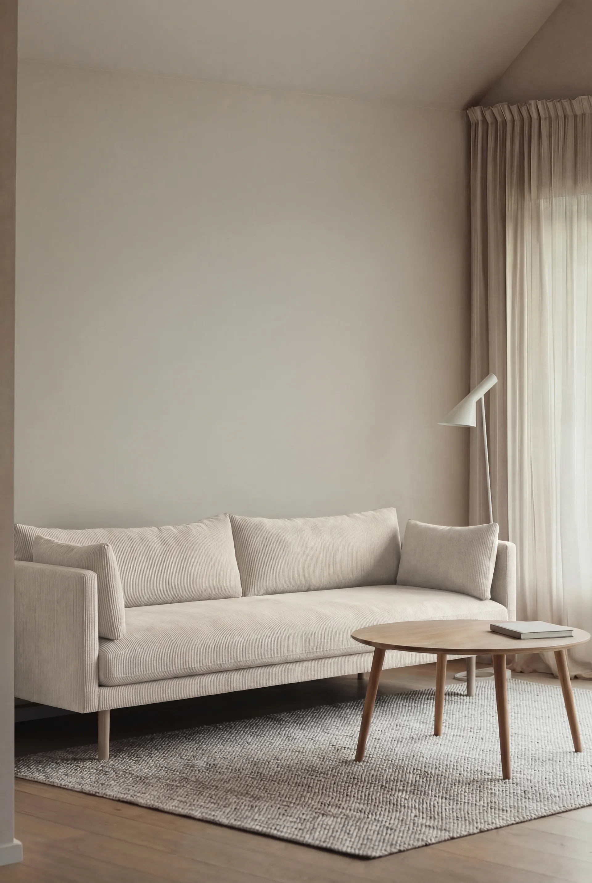 Sofá Linnevik, Jump Off White 1954-roble blanco aceitado, 4 plazas, sin faldón 1898