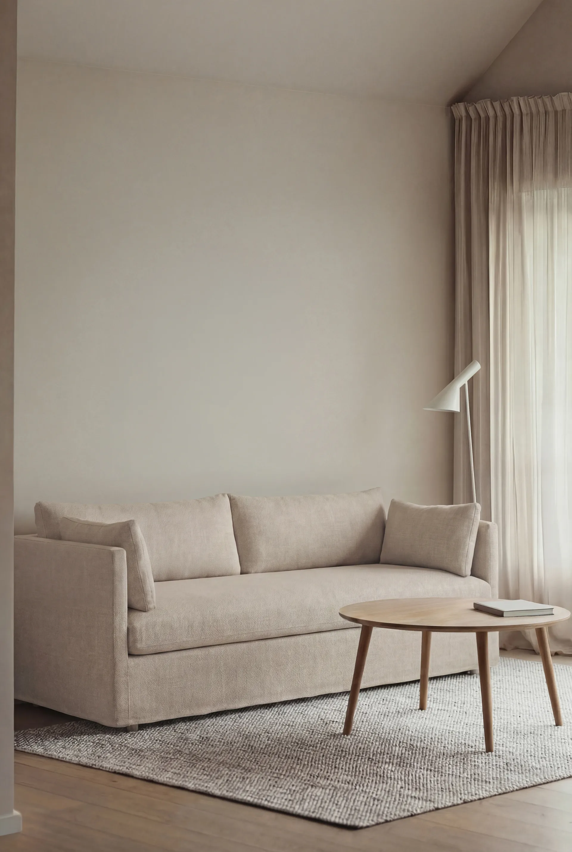 Sofá Linnevik, Same Beige 6670-roble blanco aceitado, 3 plazas, con faldón 1898