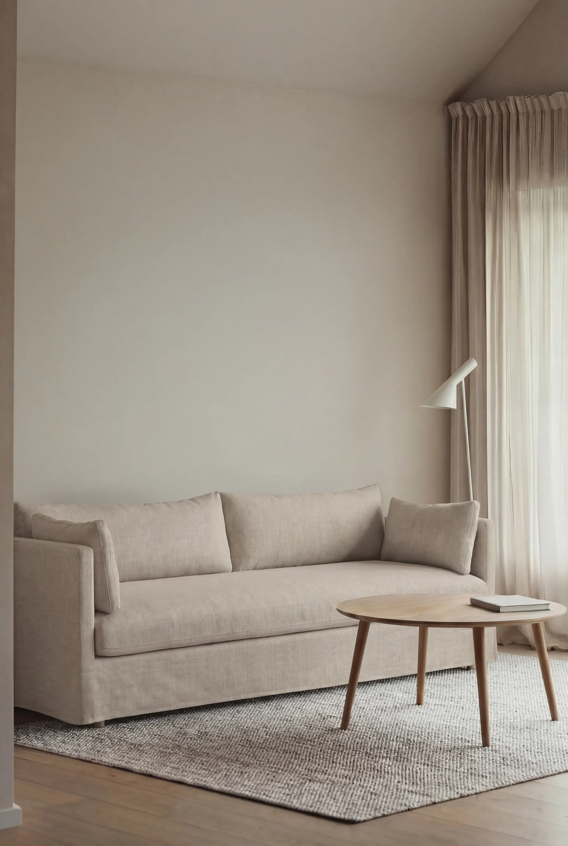 Sofá Linnevik, Same Beige 6670-roble blanco aceitado, 4 plazas, con faldón 1898