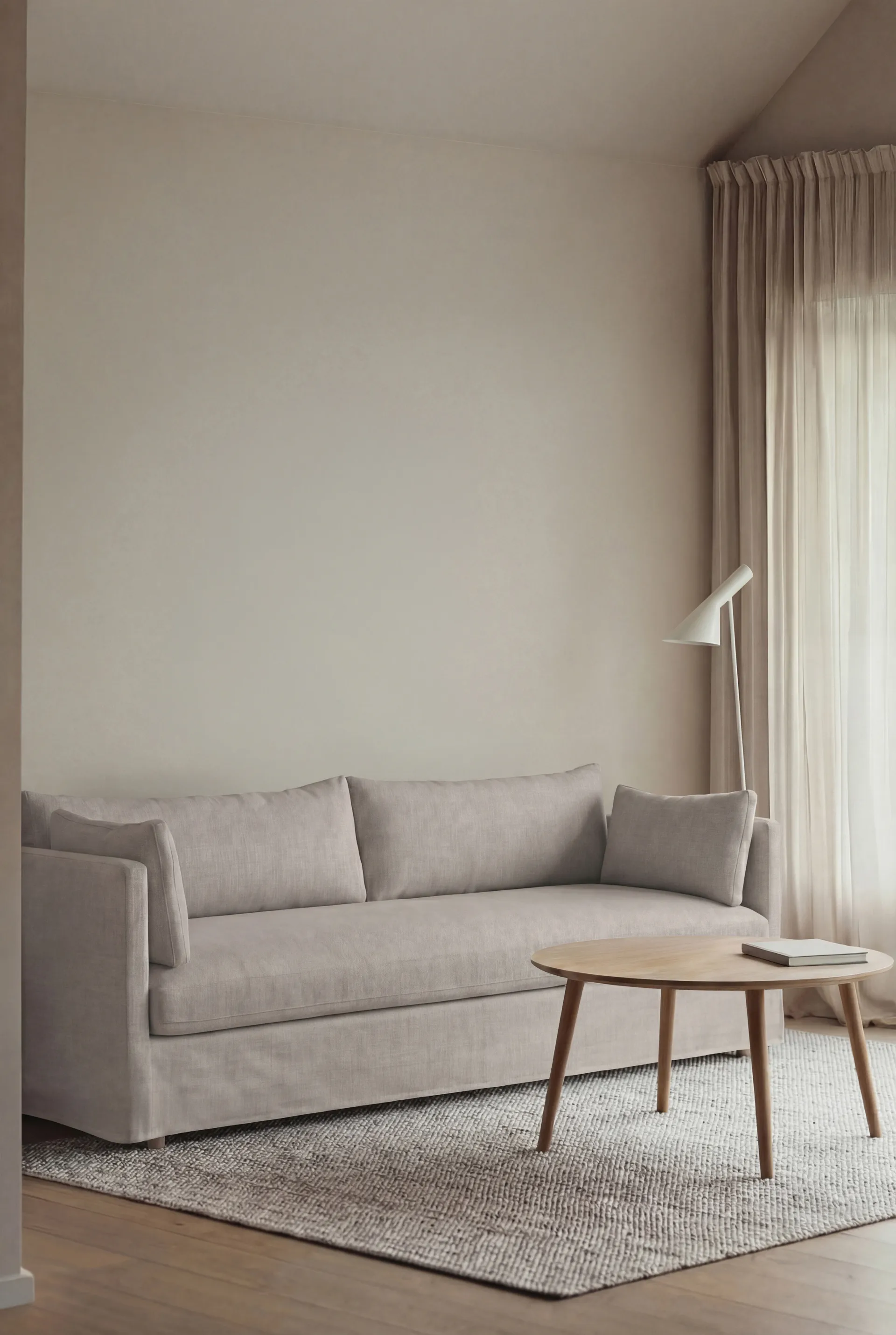 Sofá Linnevik, Same Grey 6673-roble blanco aceitado, 4 plazas, con faldón 1898