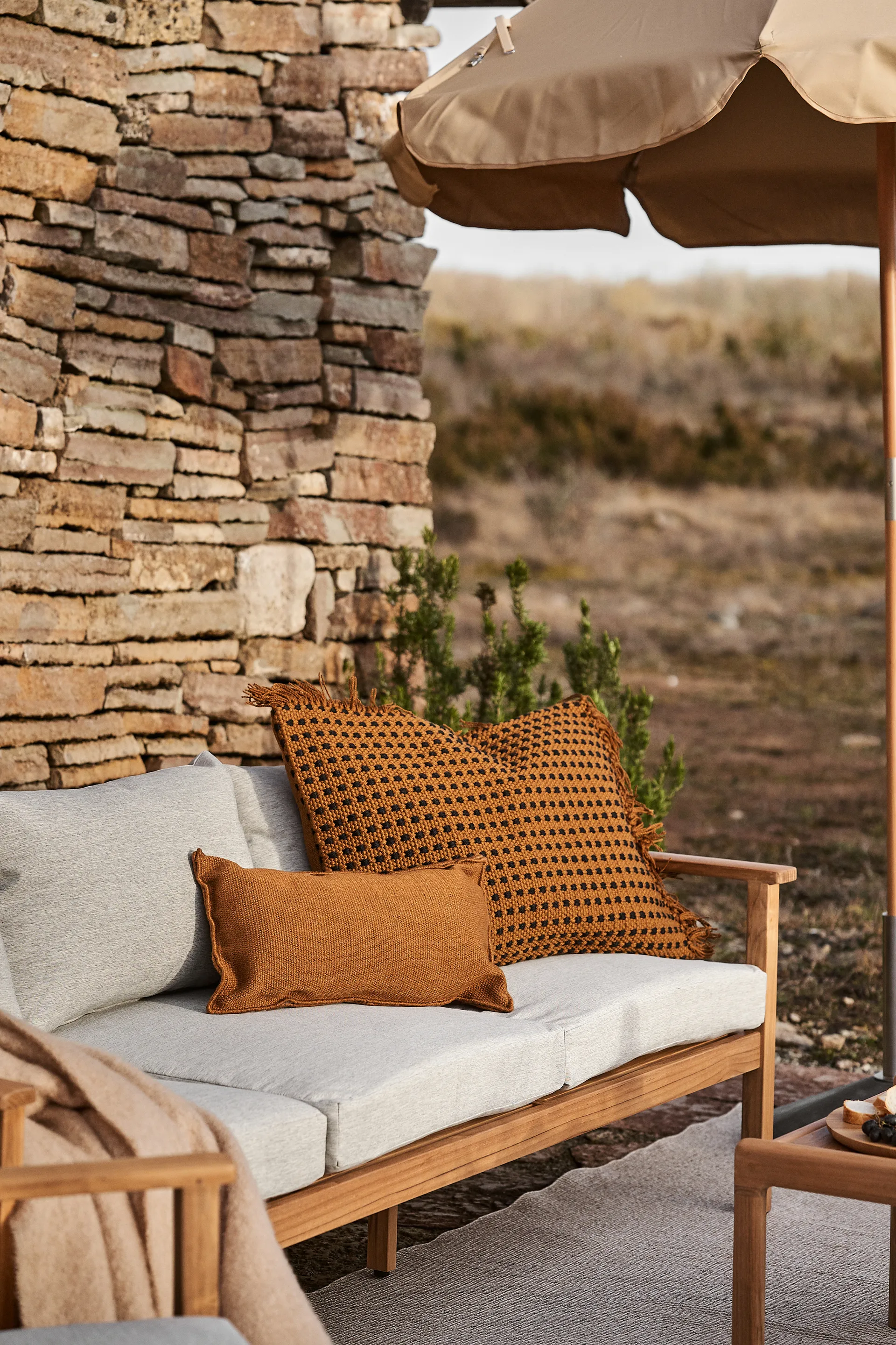 Sofá Stockaryd de 3 plazas teak/light grey 1898