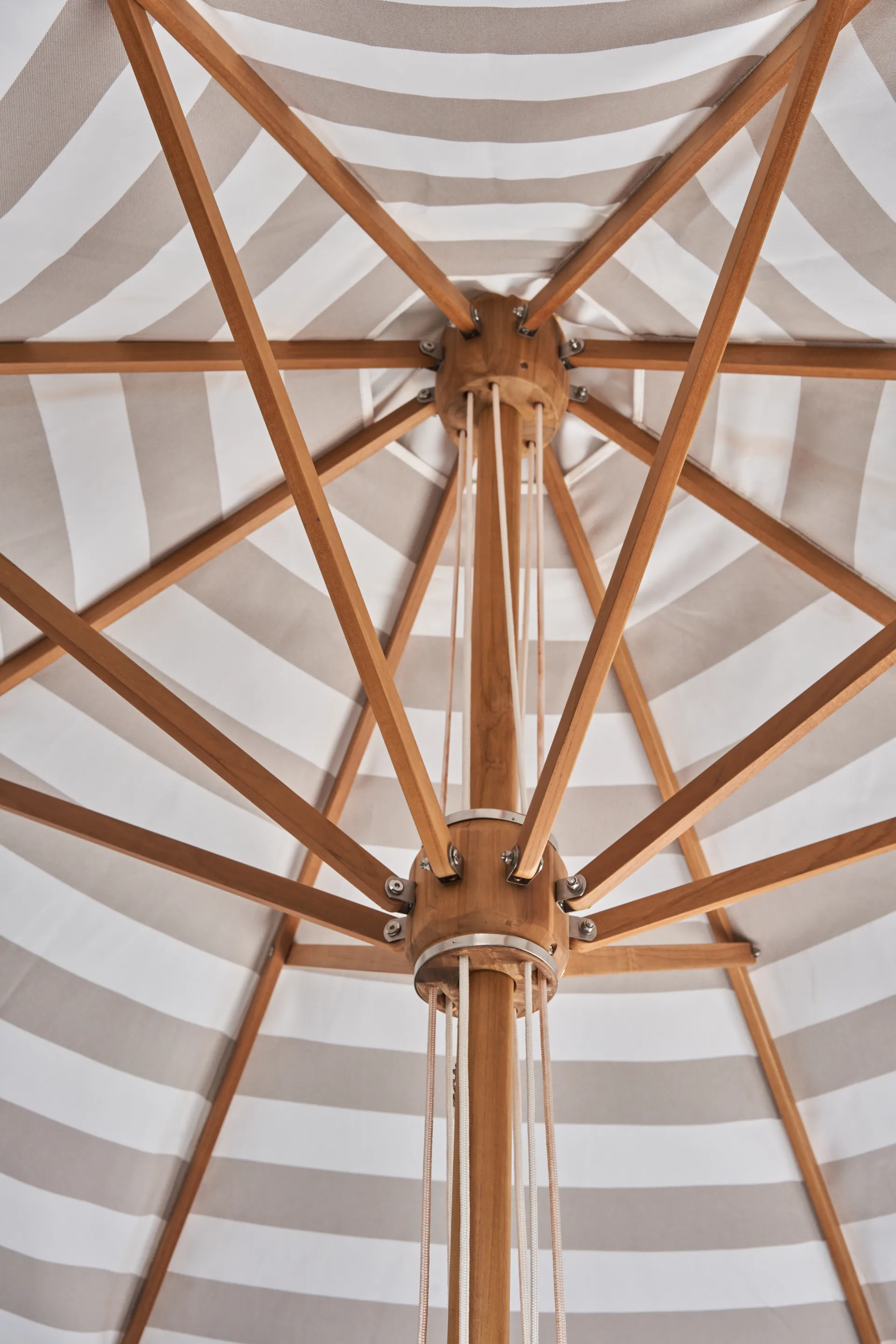 Sombrilla Hisshult Ø270 cm, Beige stripe-teak 1898