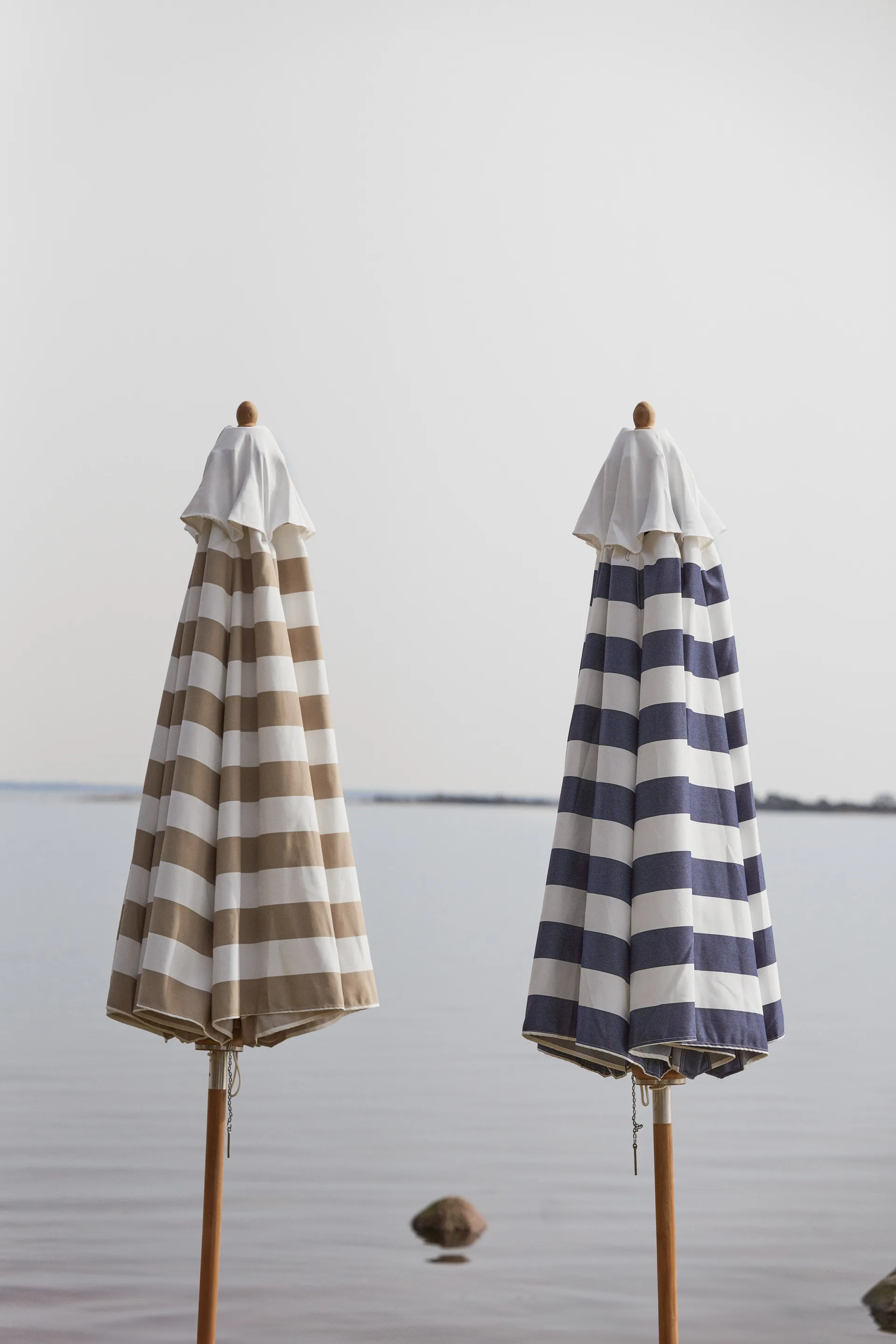 Sombrilla Hisshult Ø270 cm, Blue stripe-teak 1898