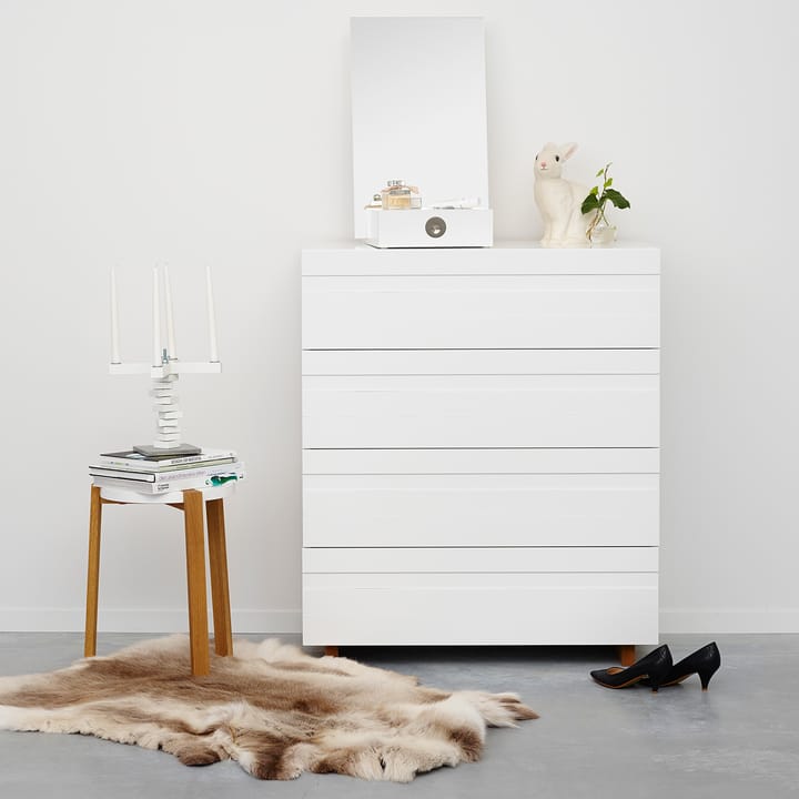 Cómoda White 4 cajones, patas de roble A2