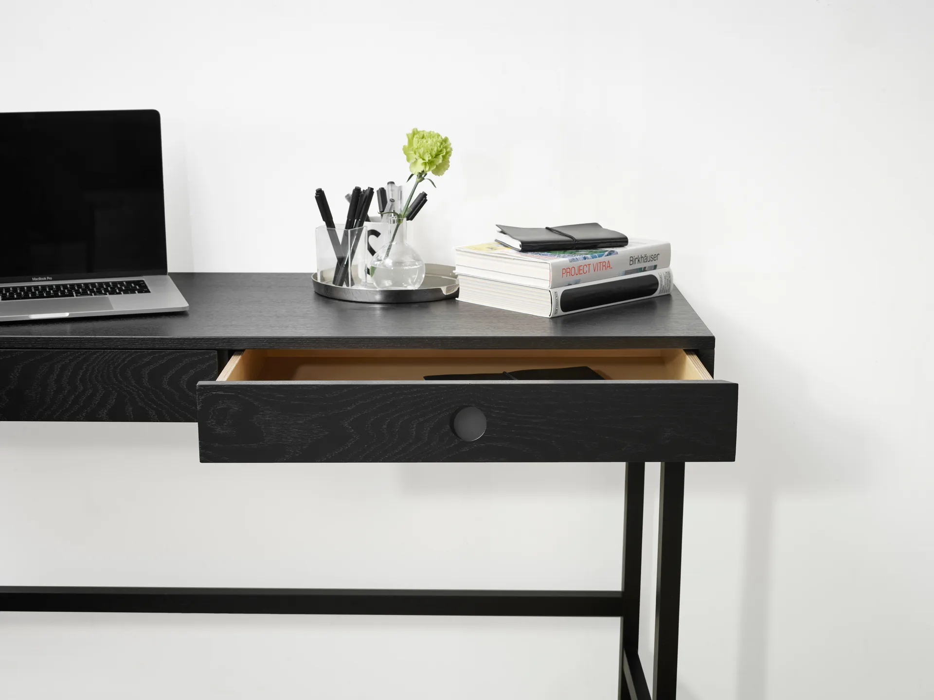 Escritorio Mind, Roble teñido en negro, 118×74×44 cm A2