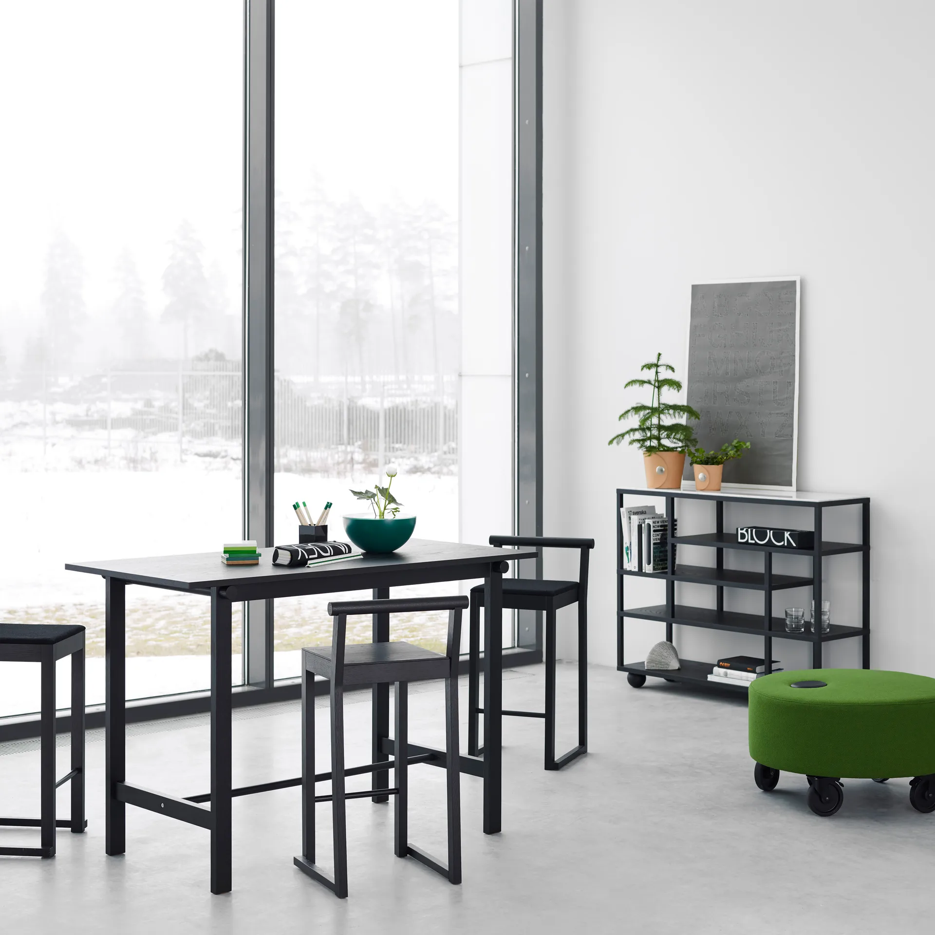 Estantería Show, roble teñido de negro A2