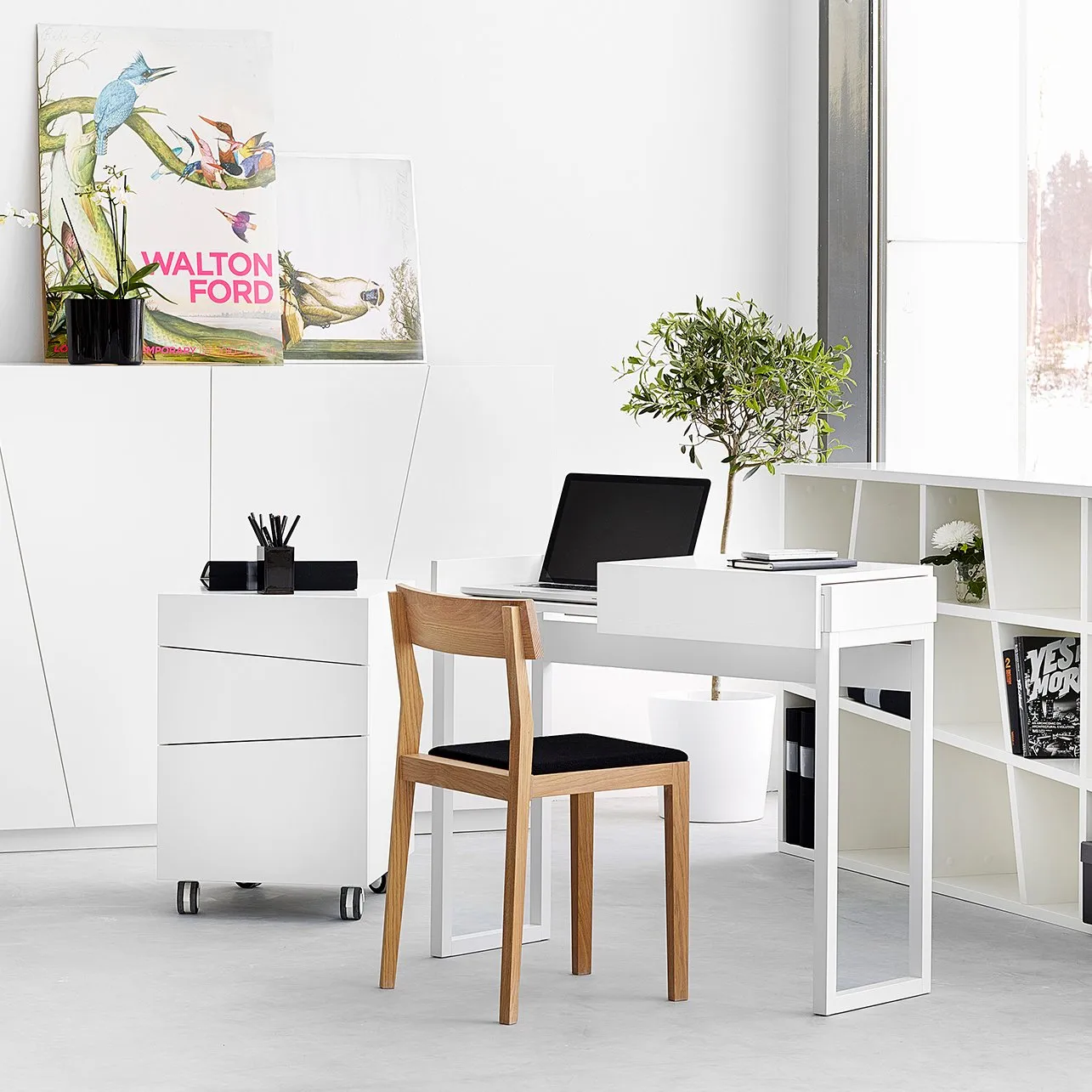 Mesa para portátil Hidden, Blanco A2