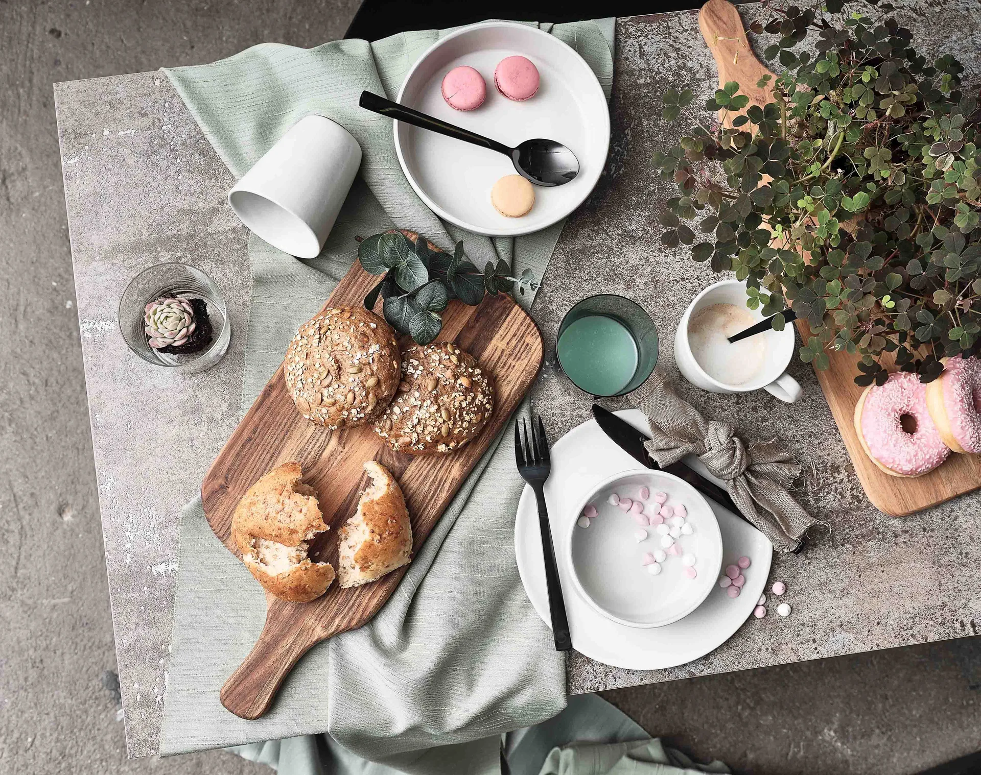 Cubertería Raw 60 piezas, Black Aida