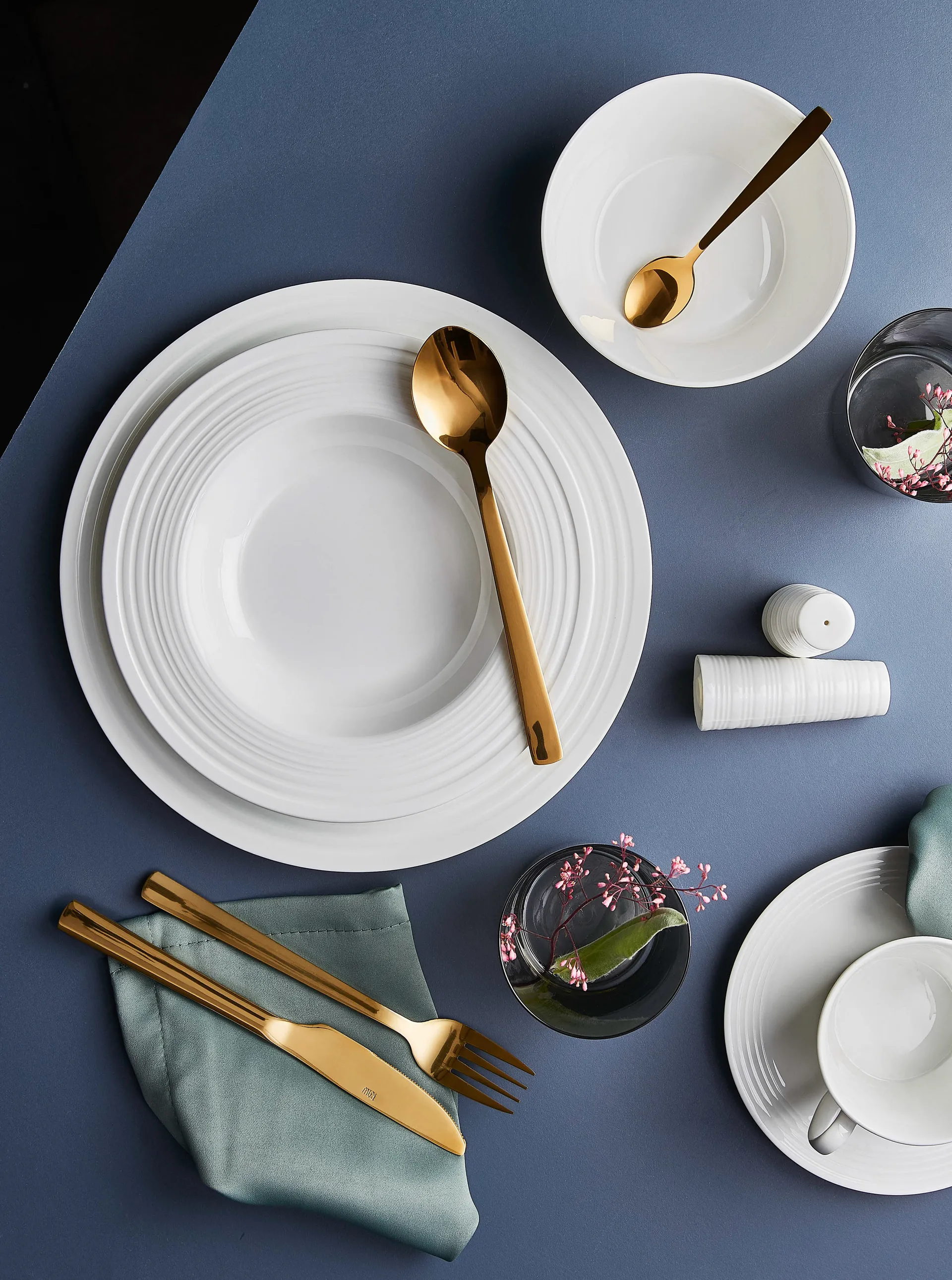 Cubertería Raw 60 piezas, Gold Aida