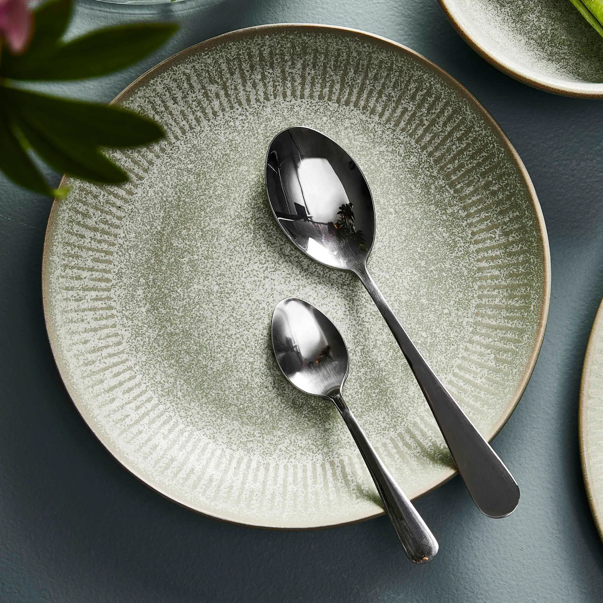 Plato de sopa Relief Ø22 cm, verde Aida