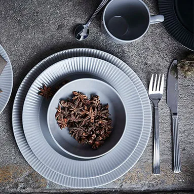 Plato Groovy Ø 27 cm, gris Aida