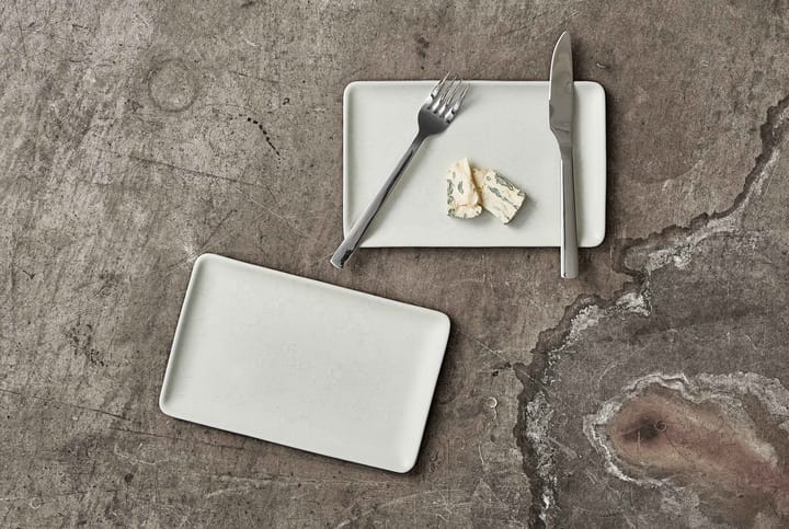 Plato Raw 23,5x15 cm, Arctic white Aida