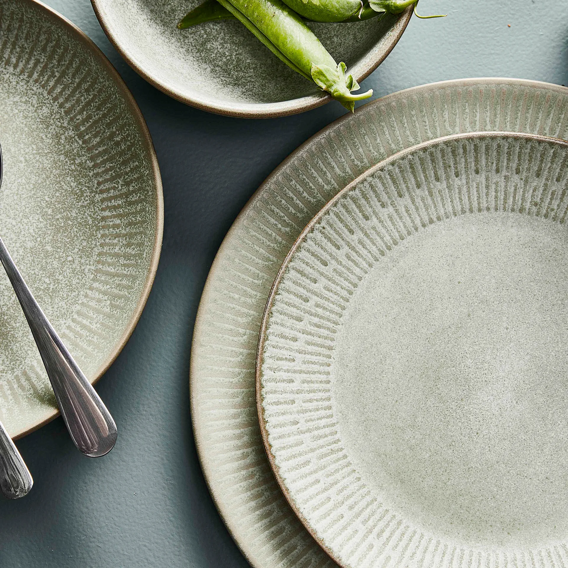 Plato Relief 22 cm, verde Aida