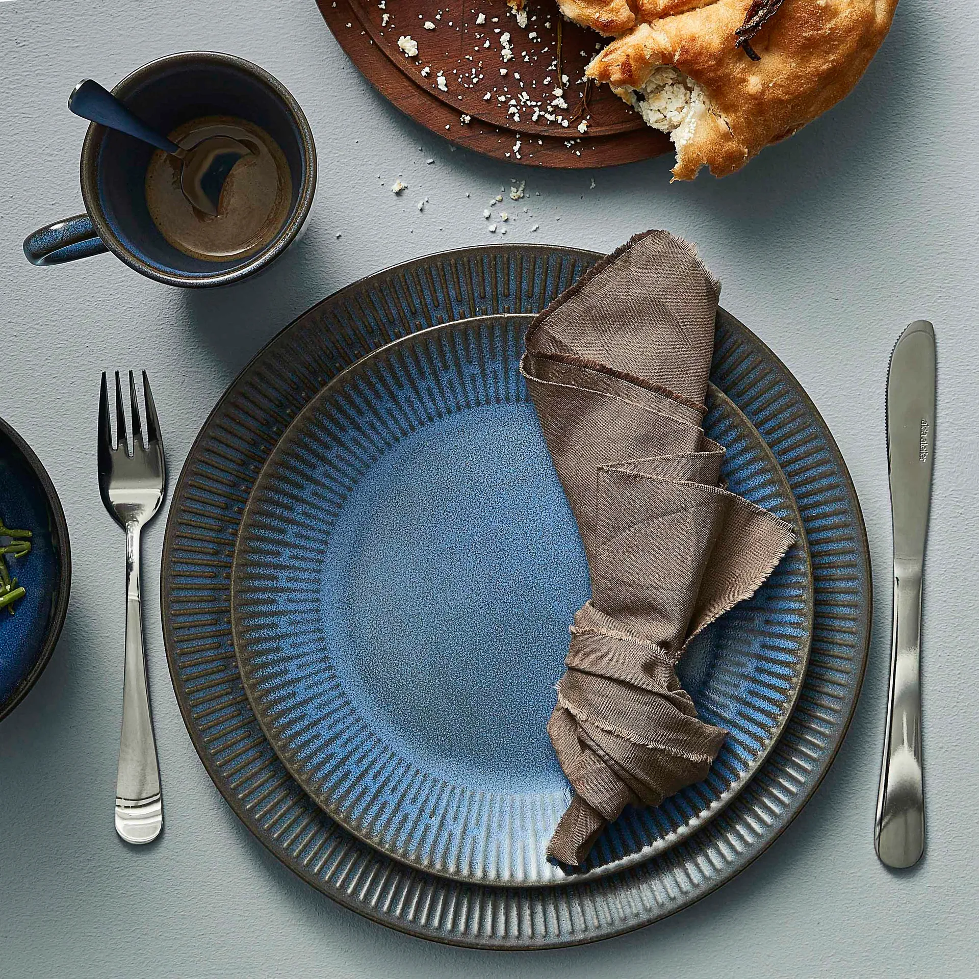 Plato Relief 27 cm, Azul Aida