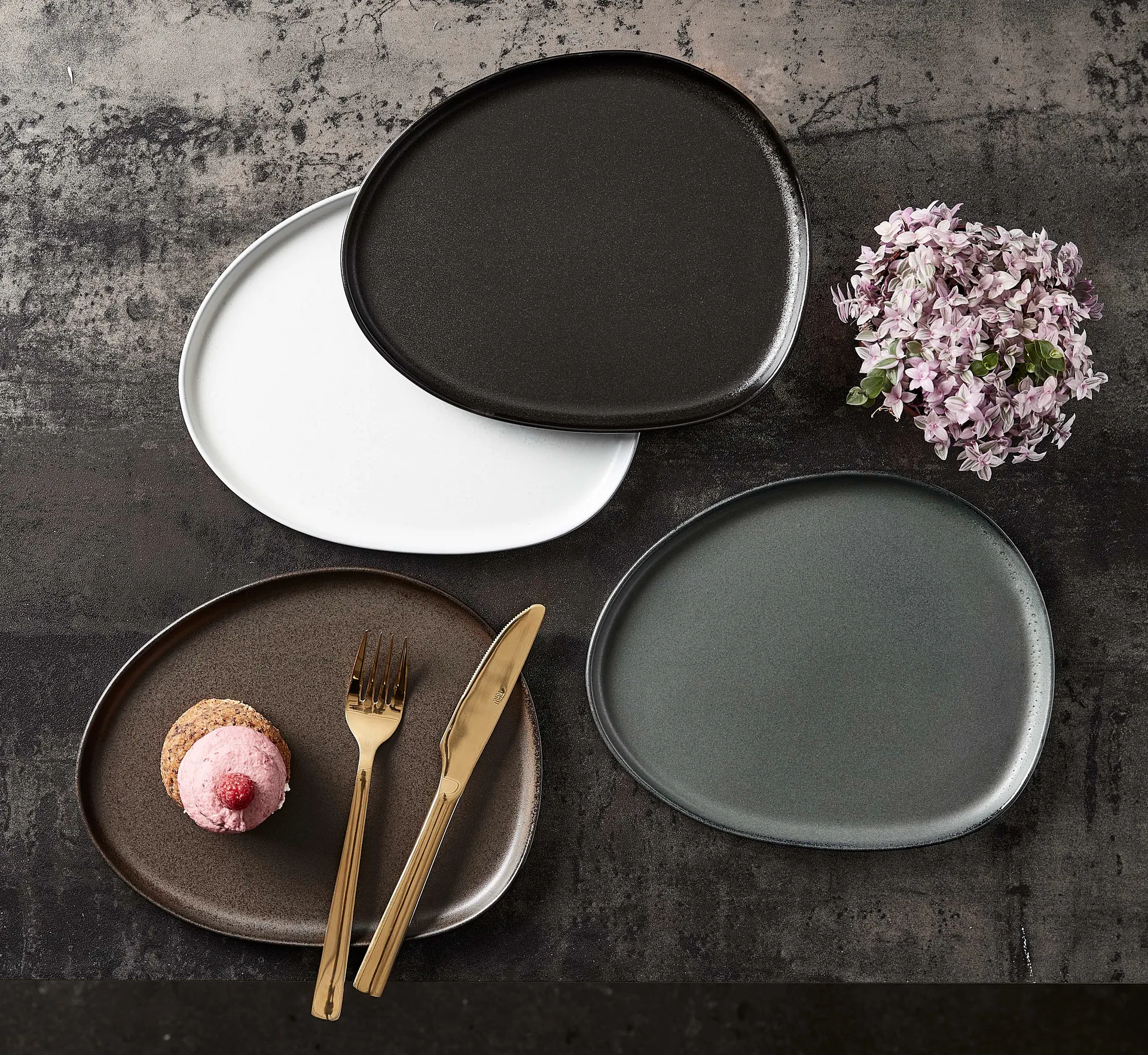 Raw Organic lunchPlato 24x21 cm, Metallic Brown Aida