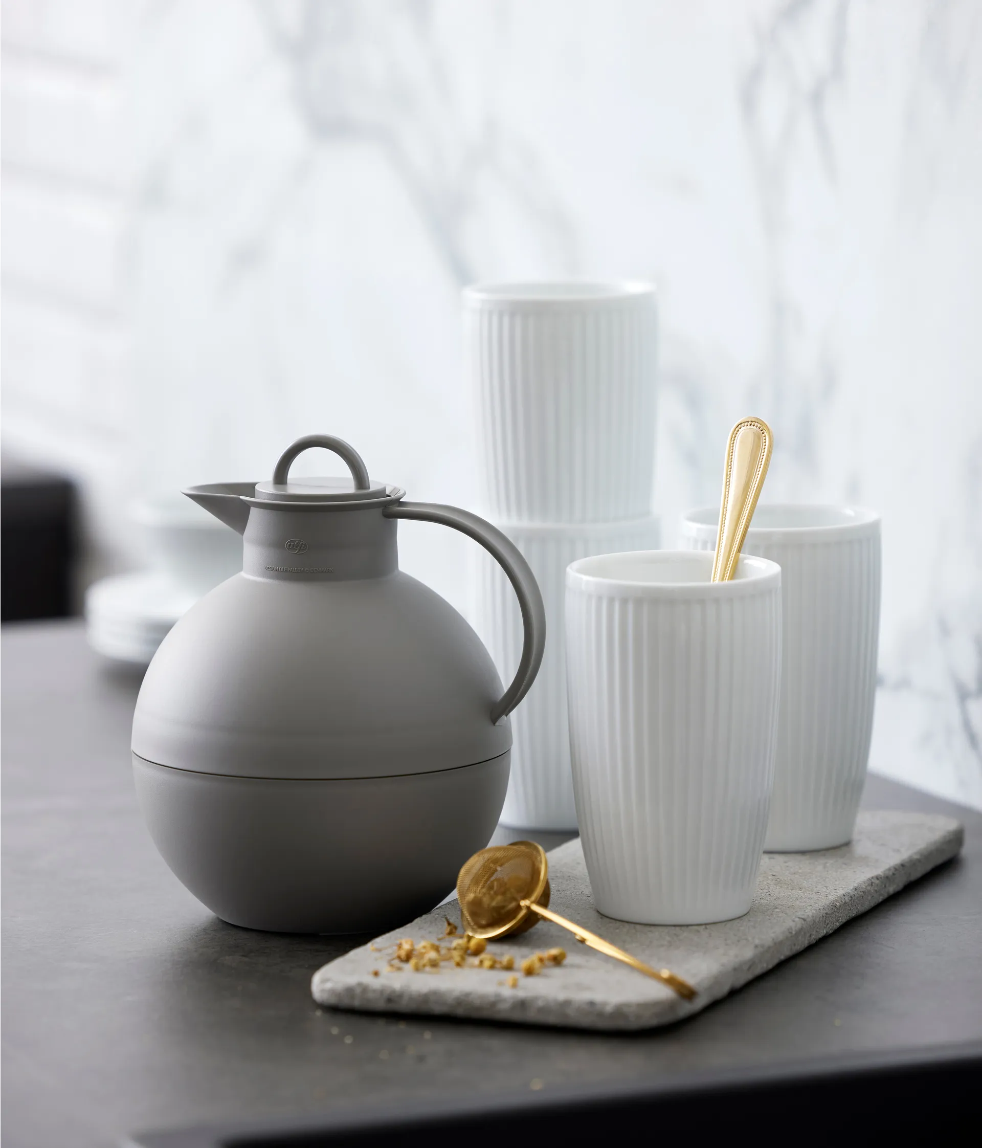 Jarra termo Kulan 0,94 l, Gris grafito escarchado Alfi