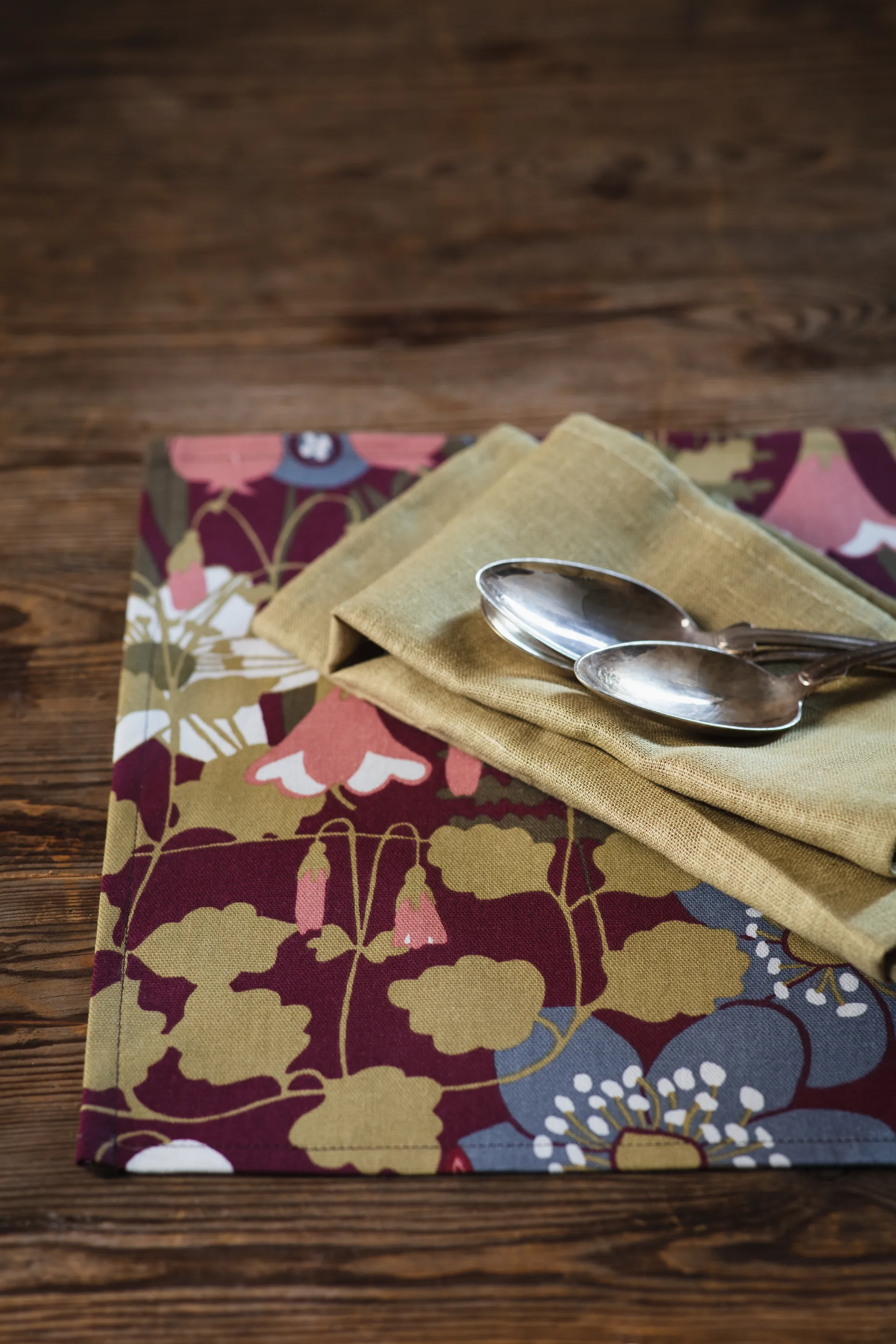 2 Manteles individuales Skogen 34x45 cm, Vino tinto Almedahls