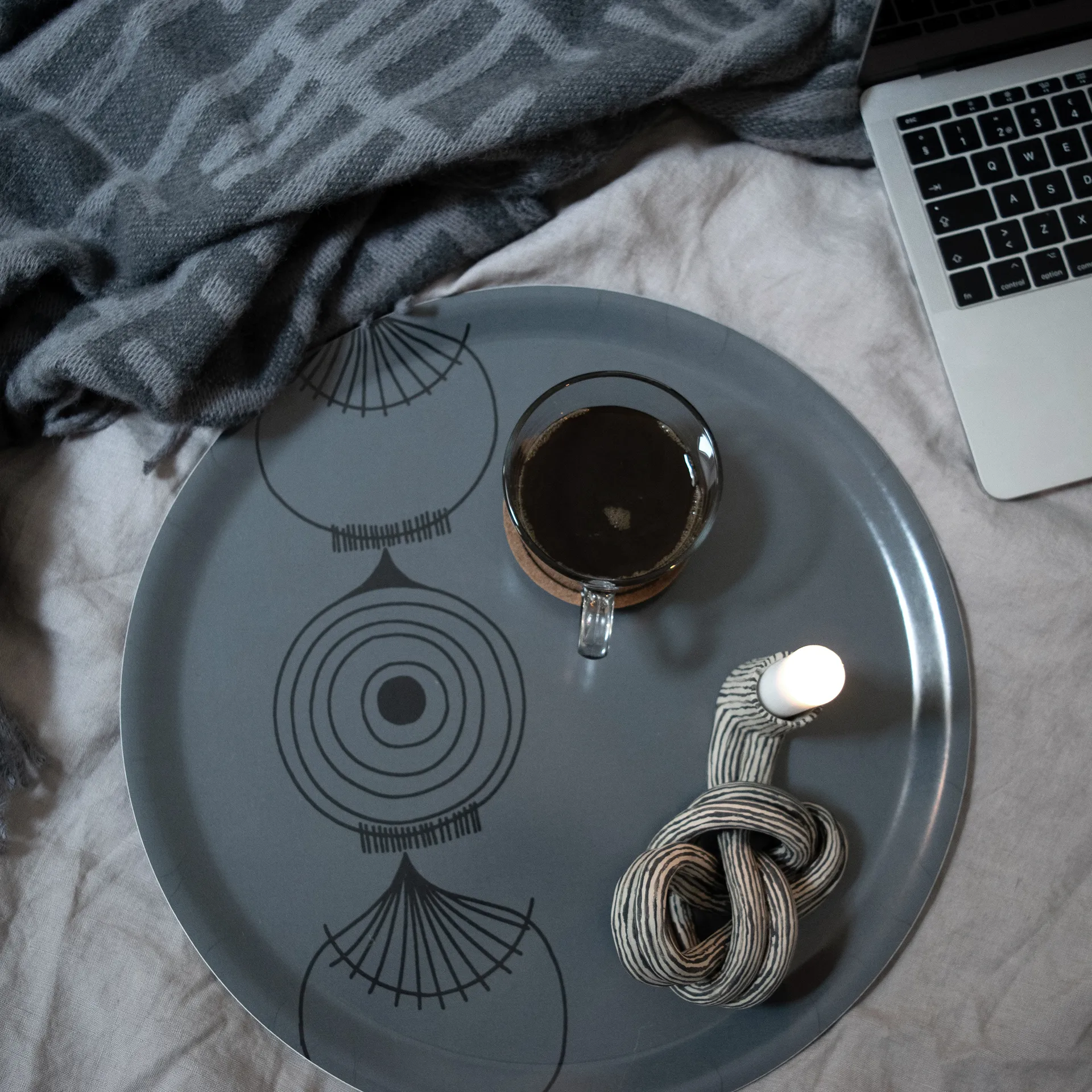 Bandeja Picknick Elements cebolla Ø38, gris oscuro Almedahls