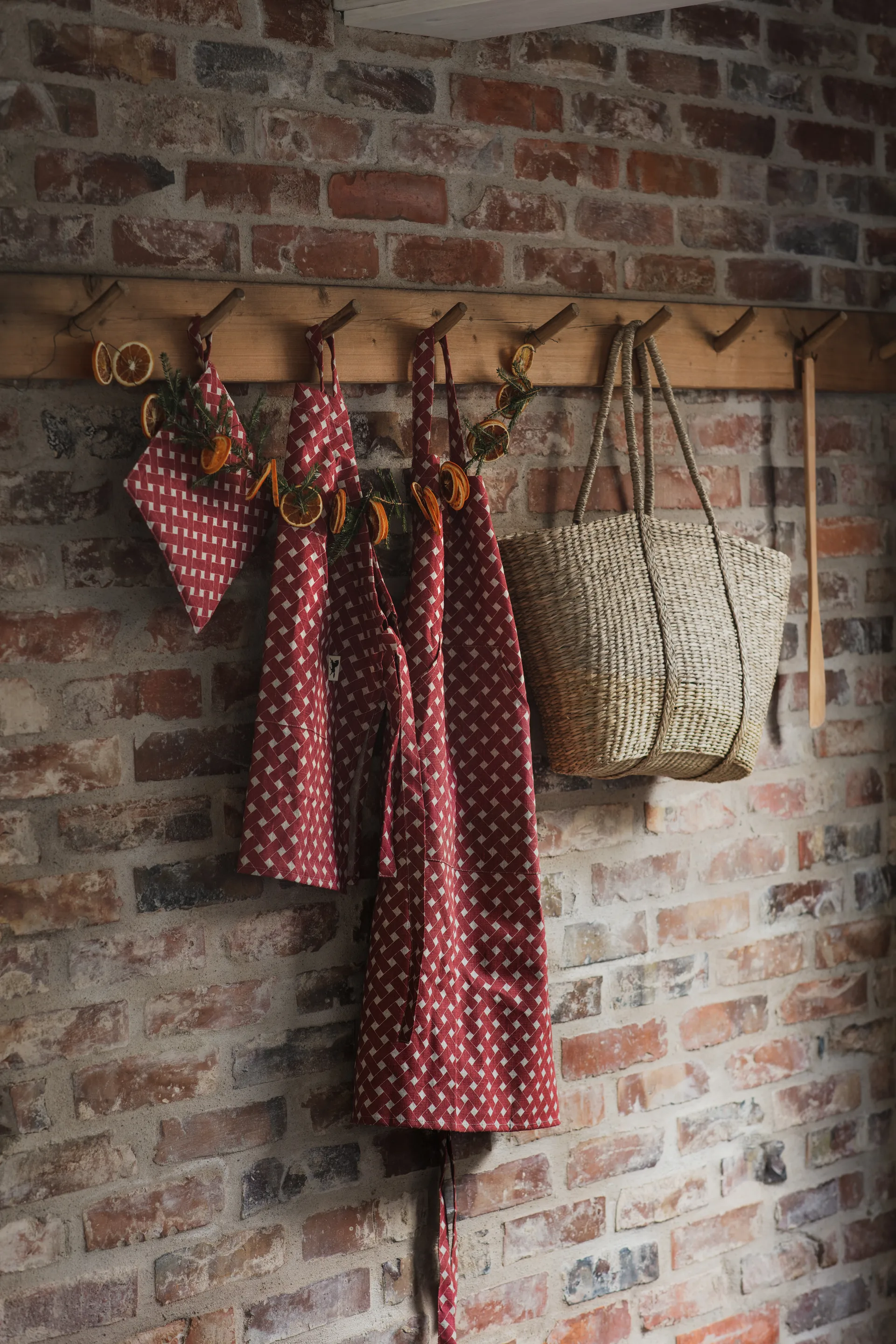 Delantal infantil Korg, Rojo Almedahls