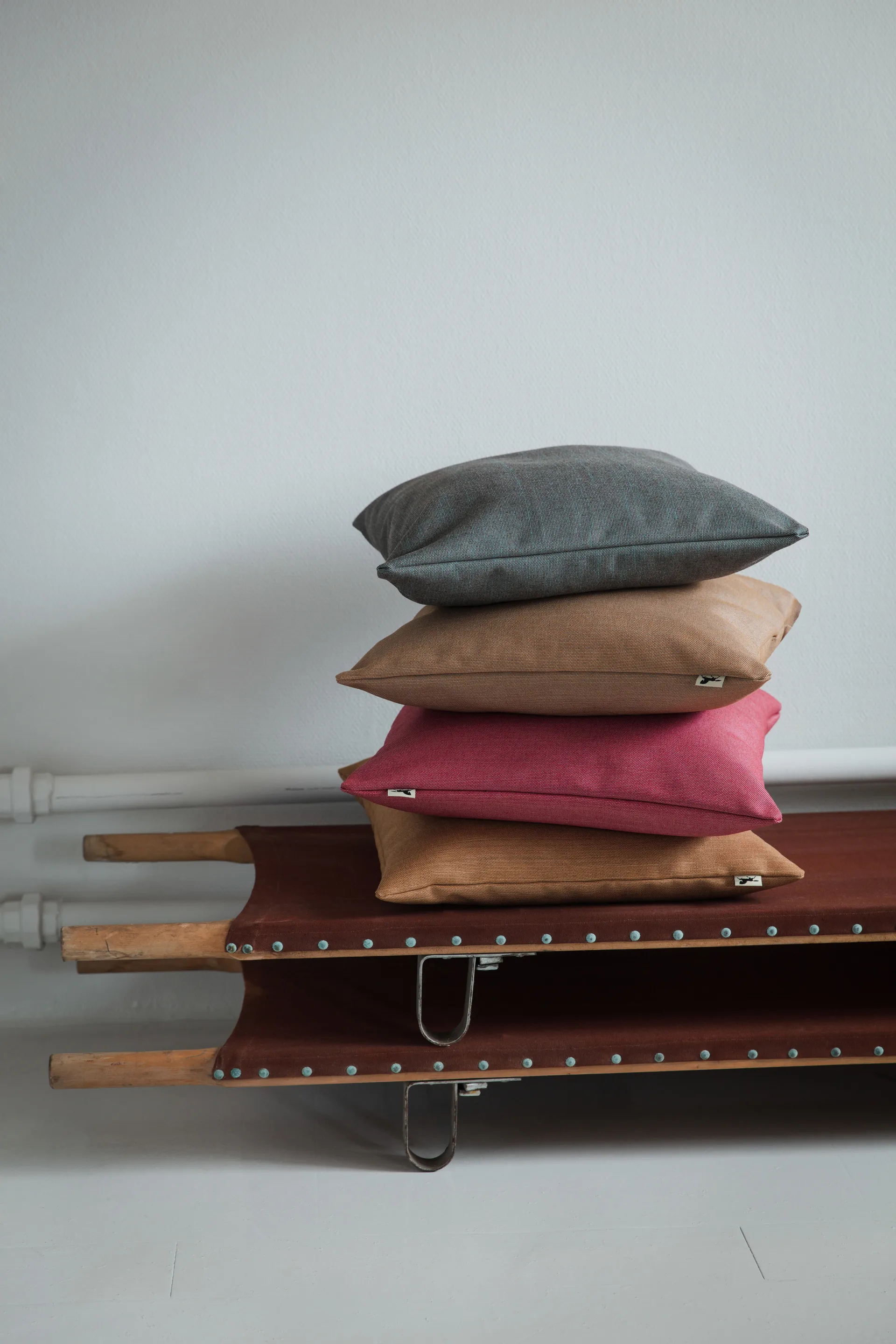 Funda de cojín Twist 50x50 cm, Rosa-rojo Almedahls