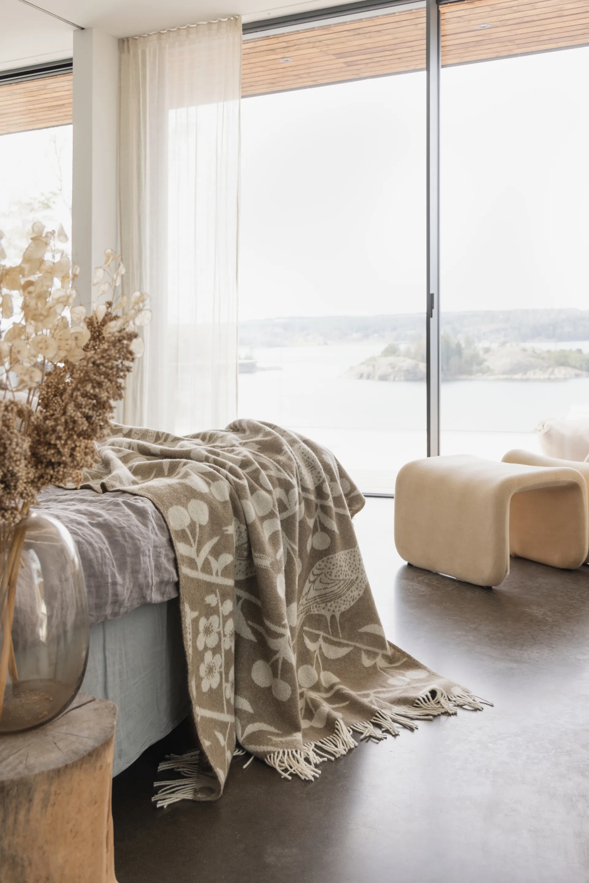 Manta Körsbärsträdgården 130x170 cm, Marrón-blanco roto Almedahls