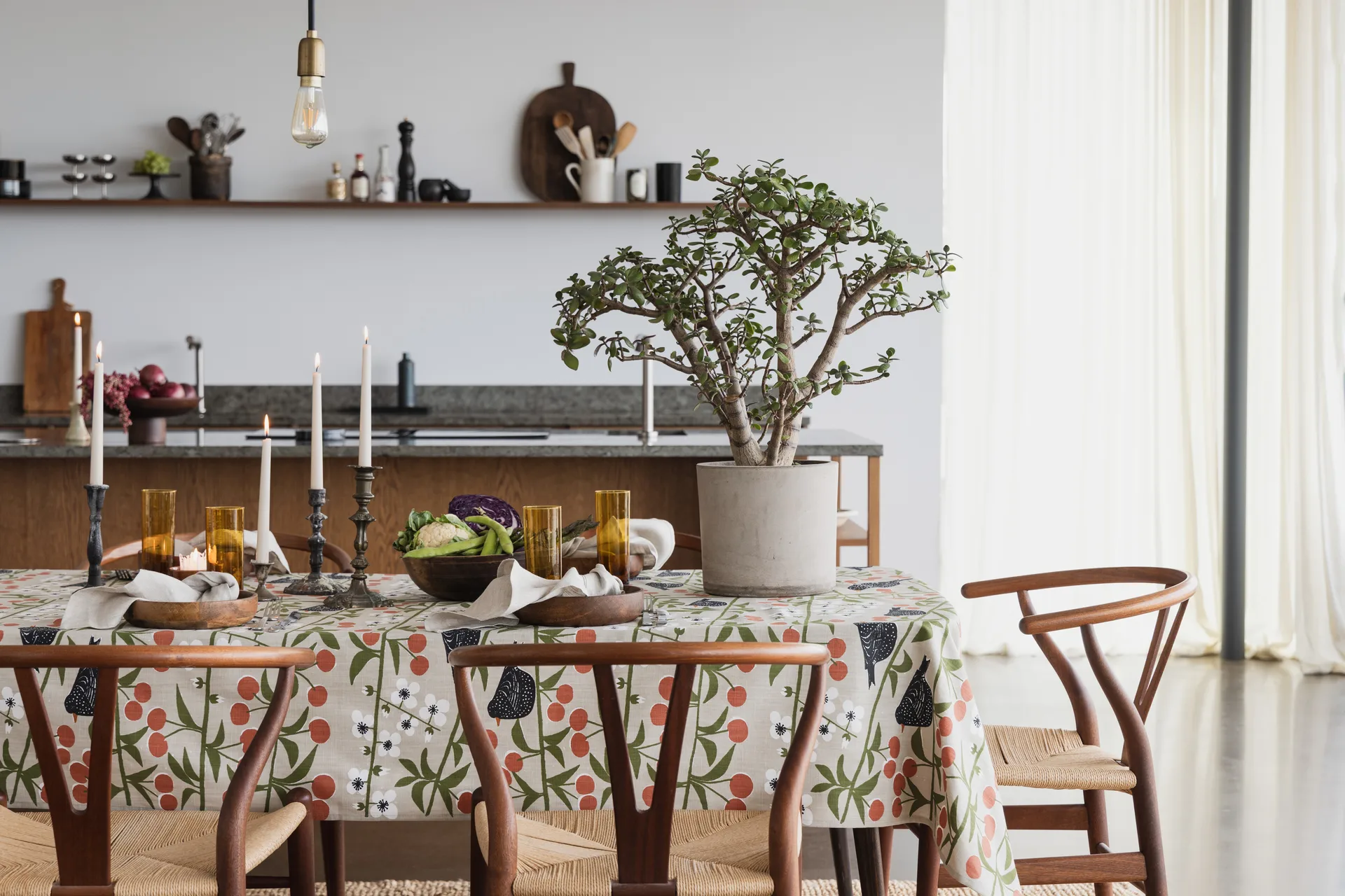 Mantel Körsbärsträdgården, Beige, 145x250 cm Almedahls