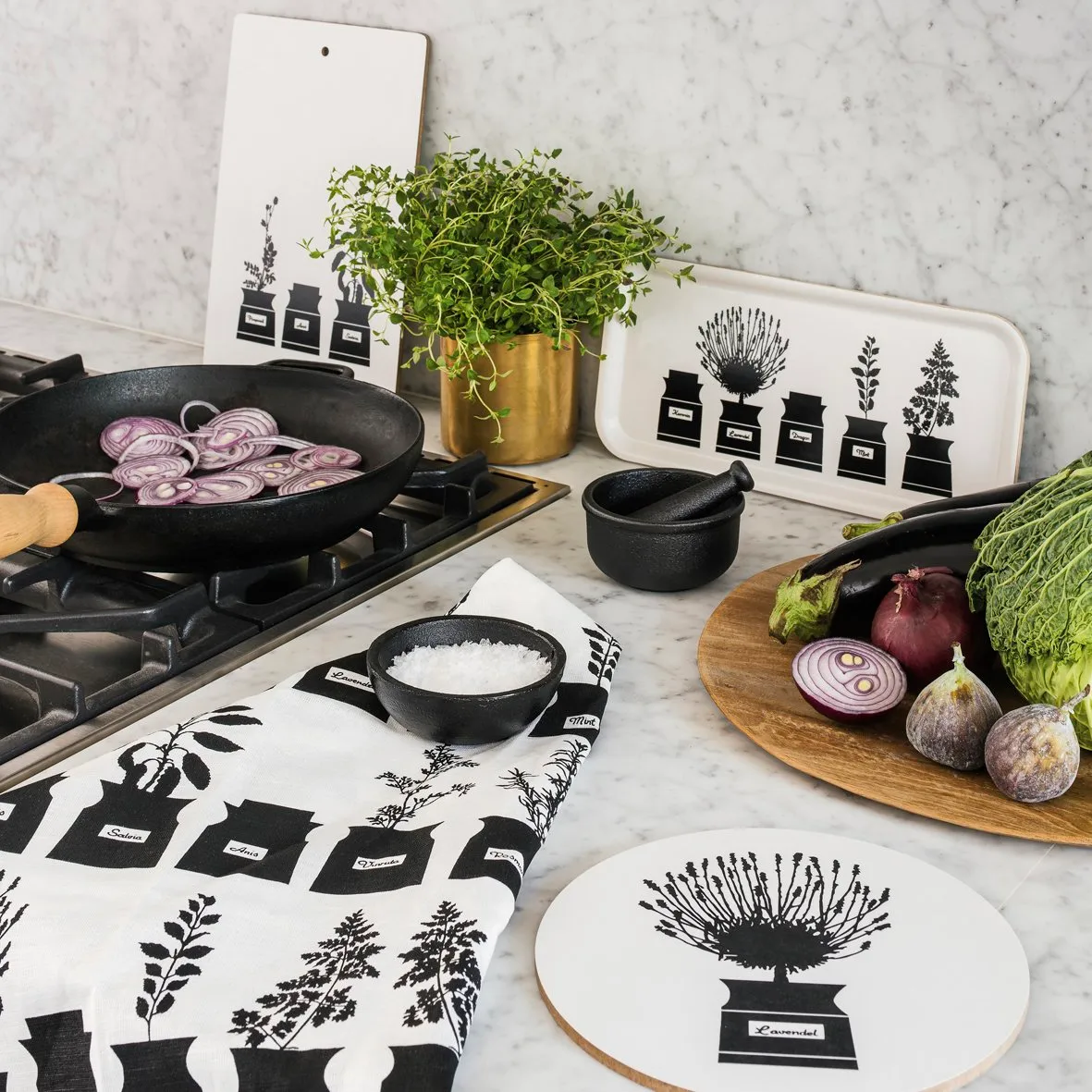 Paño de cocina Persons Kryddskåp Black Edition, 47 x 70 cm Almedahls