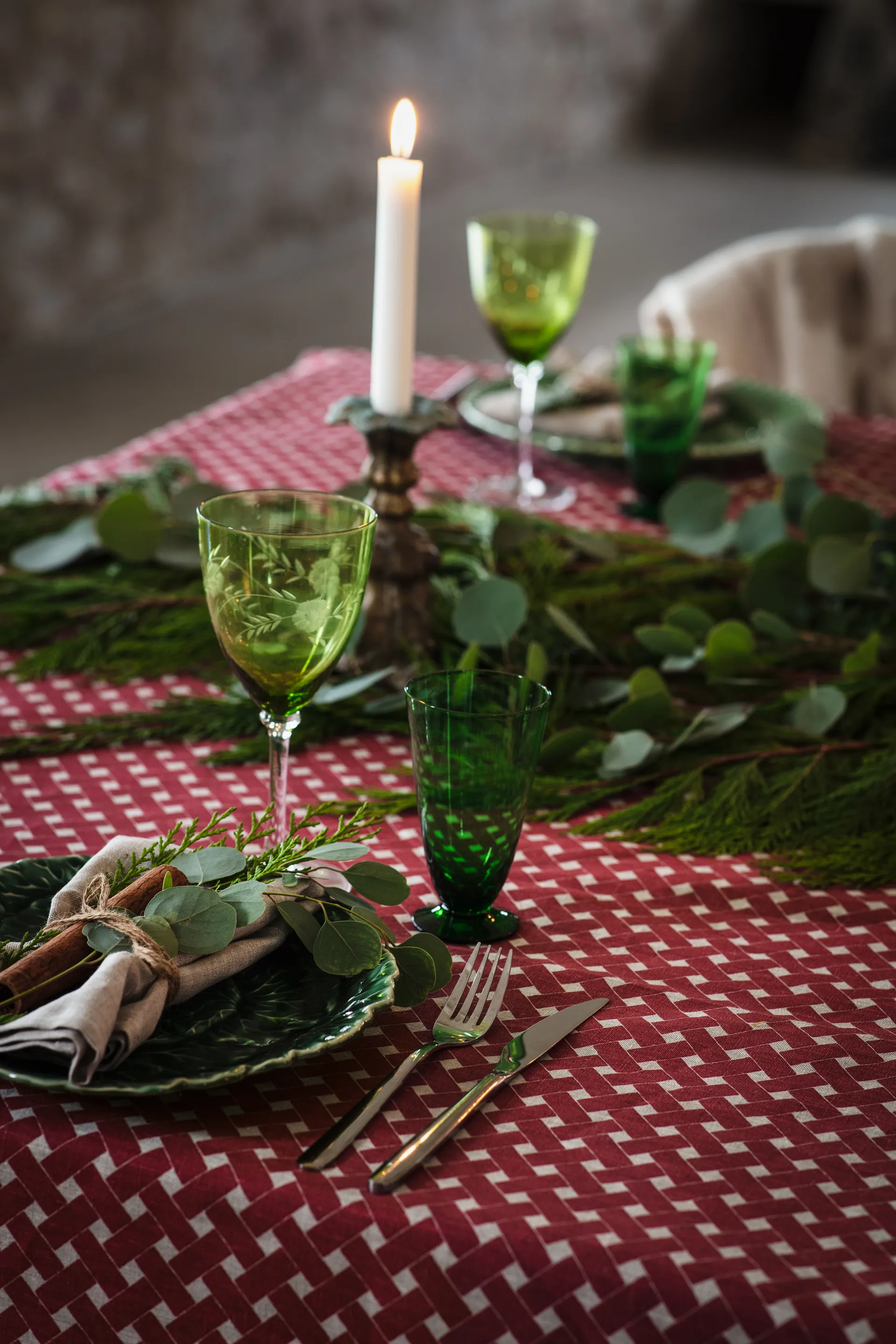 Tela Korg, Rojo Almedahls