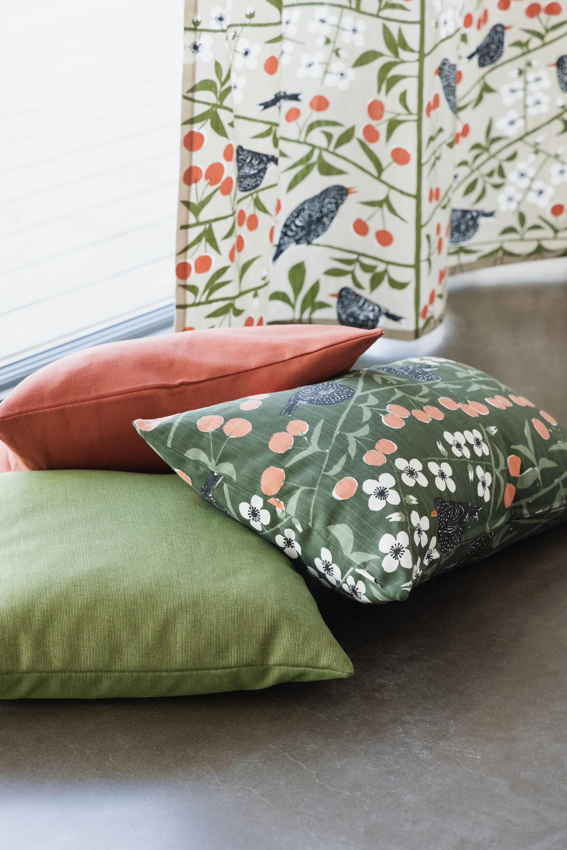 Tela Körsbärsträdgården, Beige Almedahls