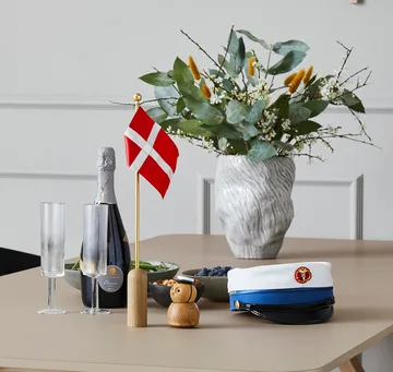 Bandera Celebrating Denmark 40 cm - Oak-brass - Andersen Furniture