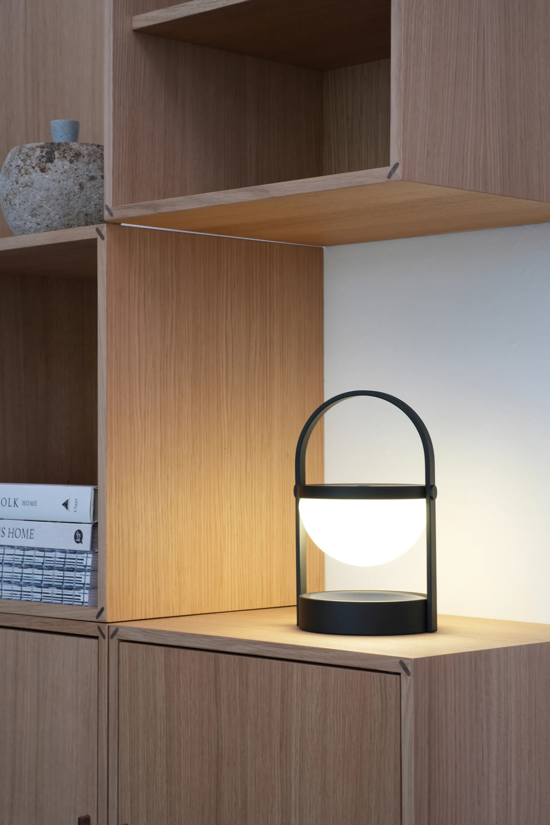 Lámpara de mesa portátil A-Flash 22 cm, Black Andersen Furniture